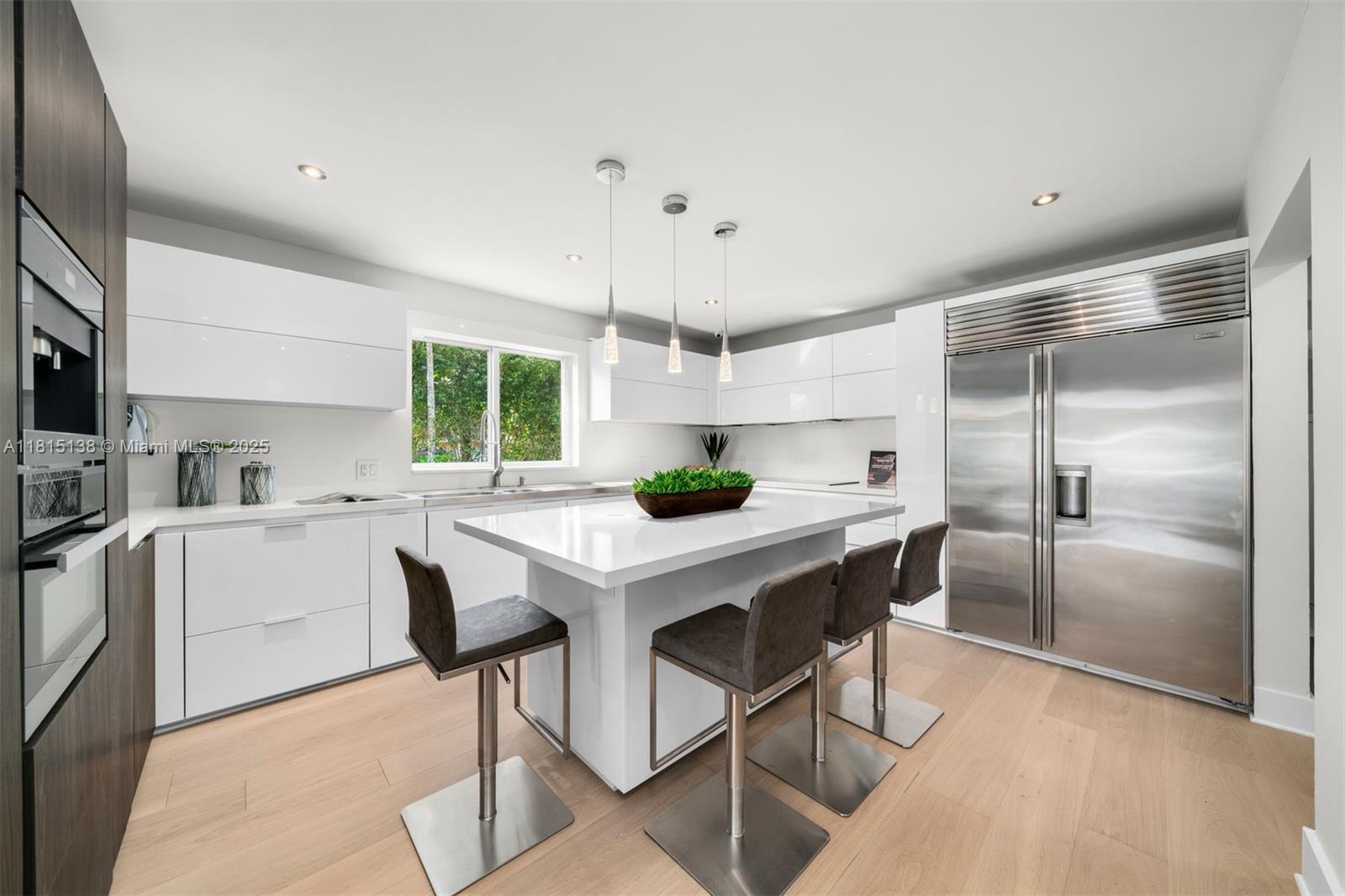 7155 Los Pinos Blvd Coral Gables, FL 33143