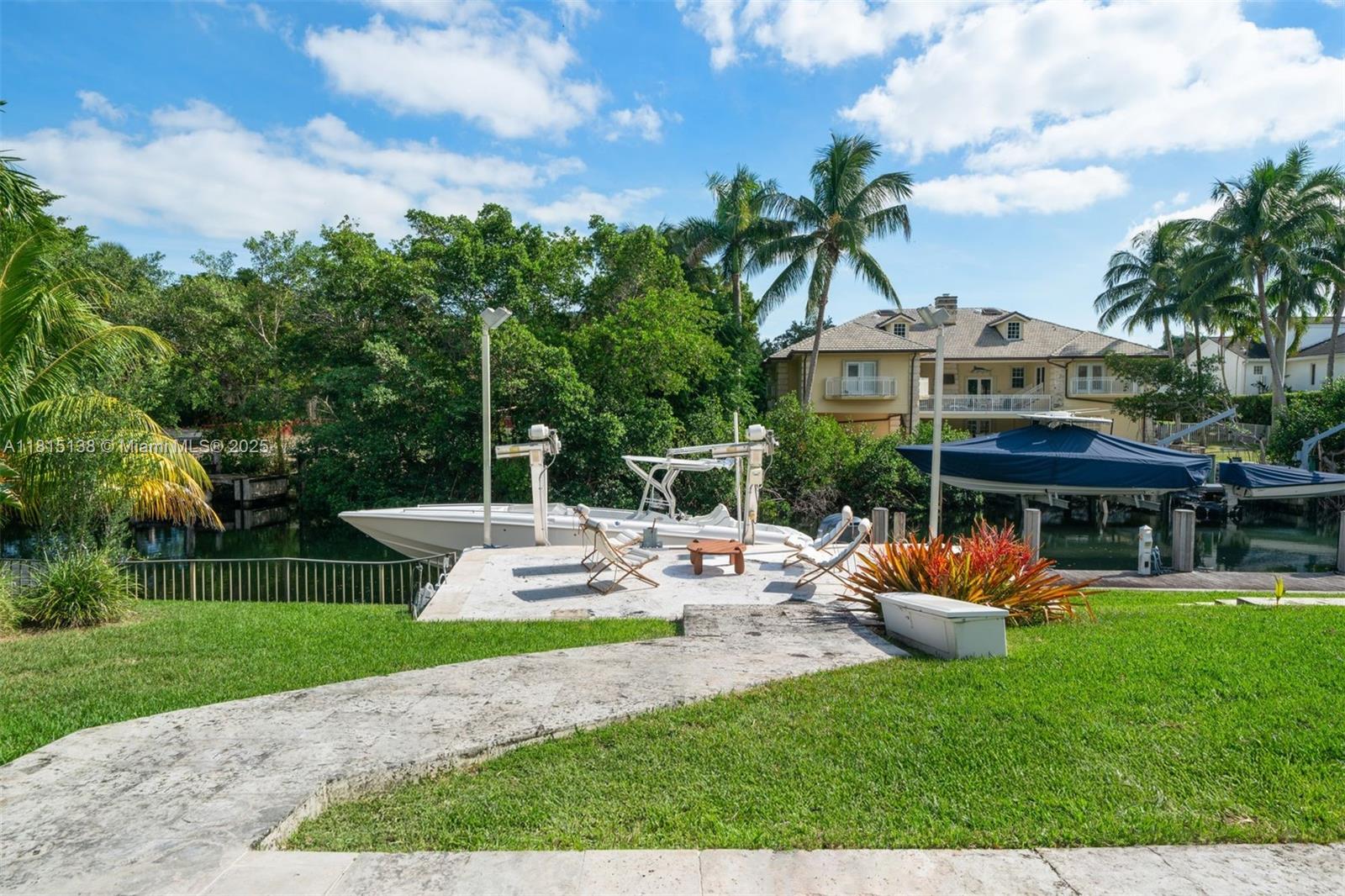 7155 Los Pinos Blvd Coral Gables, FL 33143