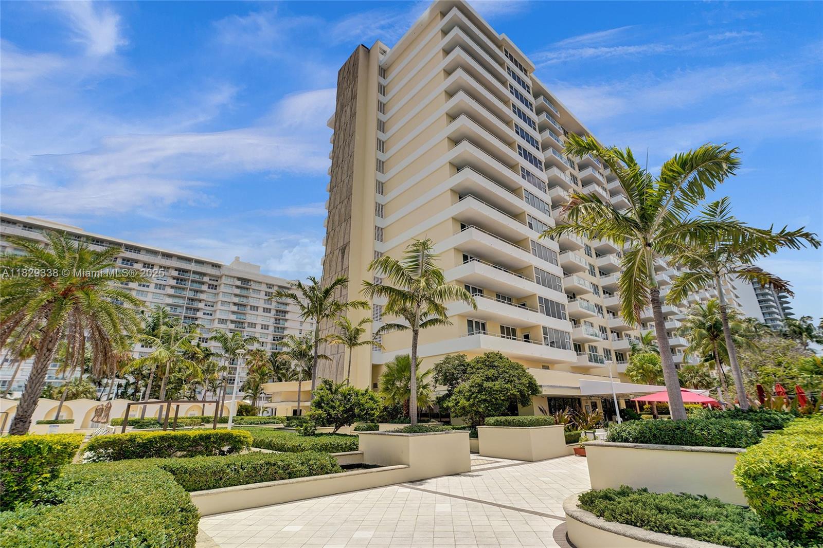 5600 Collins Ave #10L
