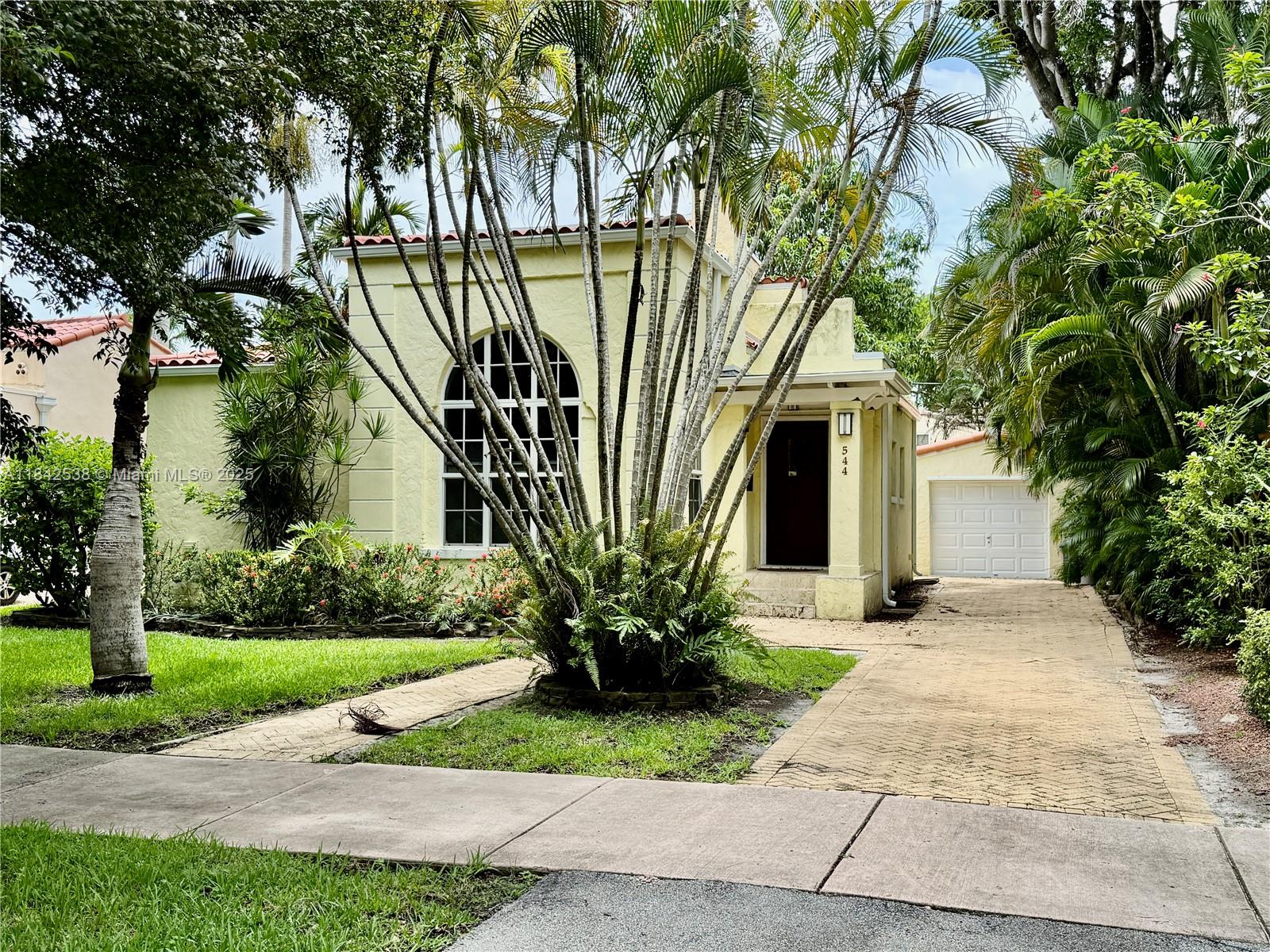 544 San Lorenzo Ave
