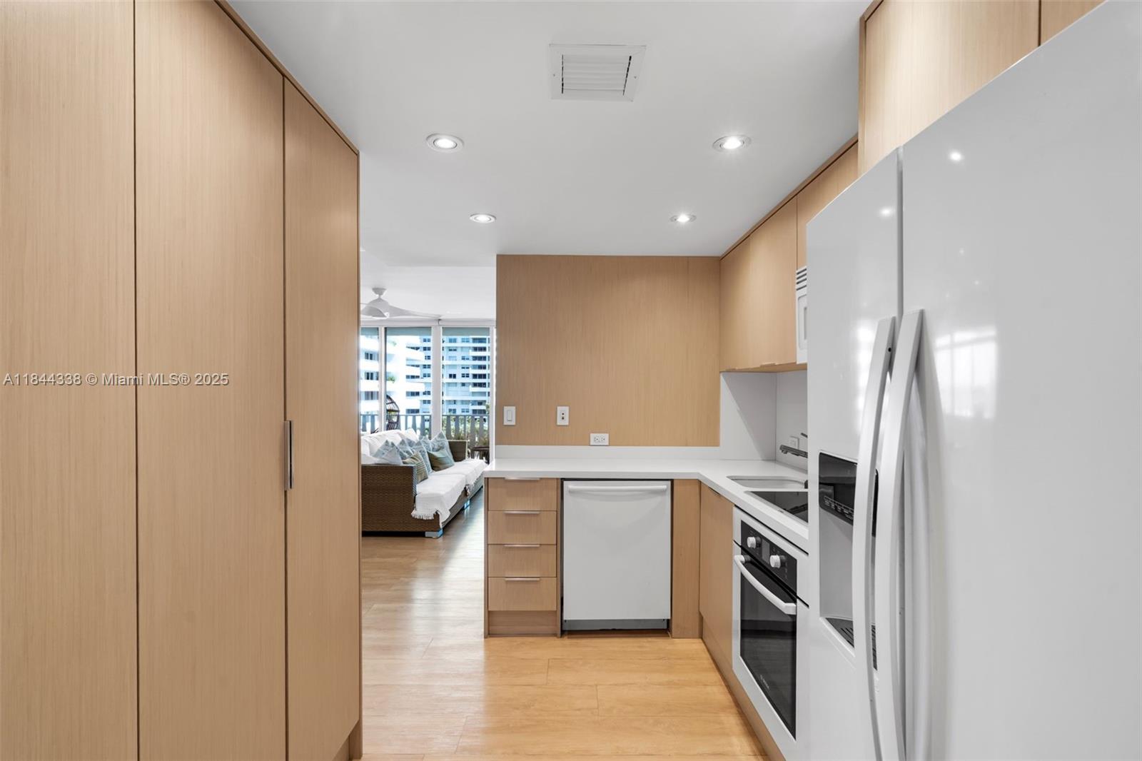 image Island House6