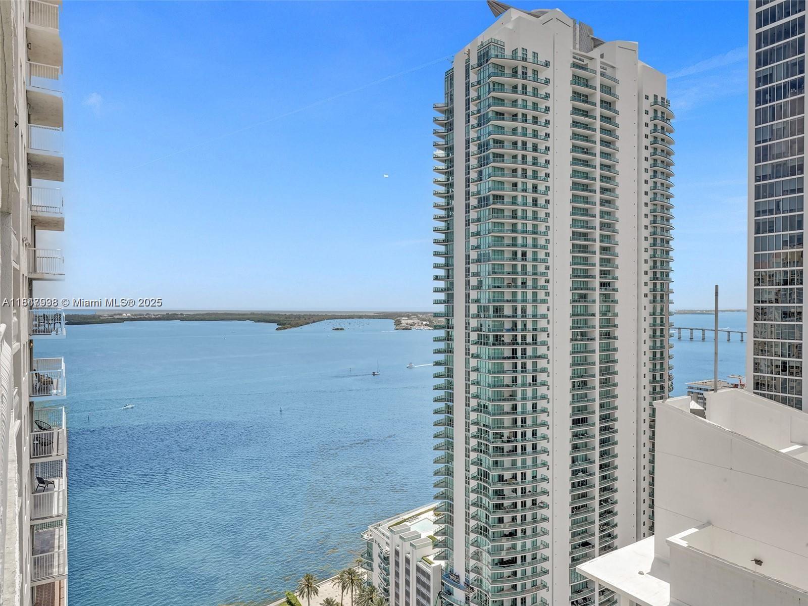 image The Club At Brickell13