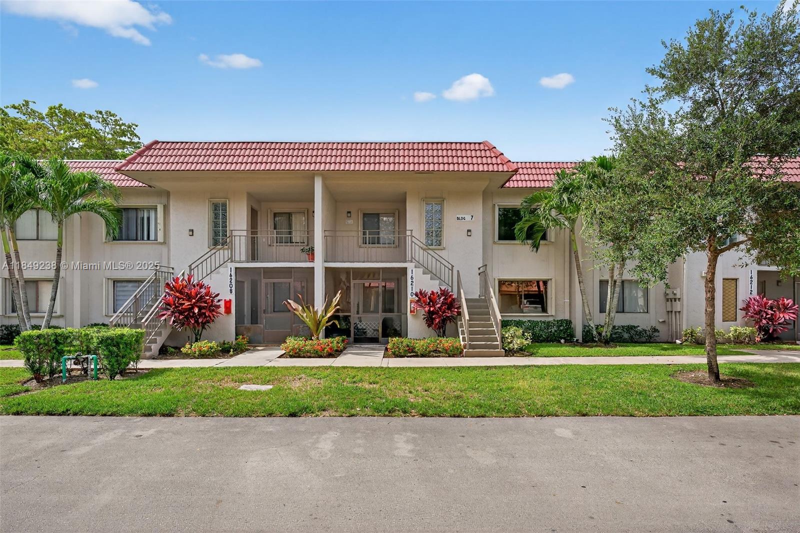 16210 Laurel Dr #203