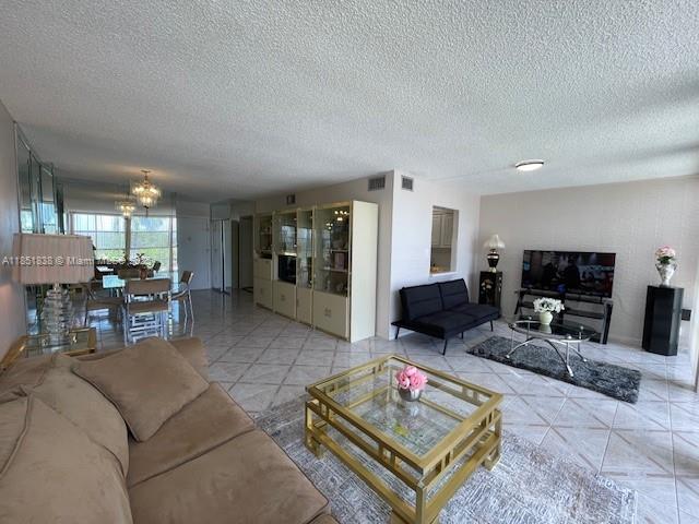 2000 Atlantic Shores Blvd #403