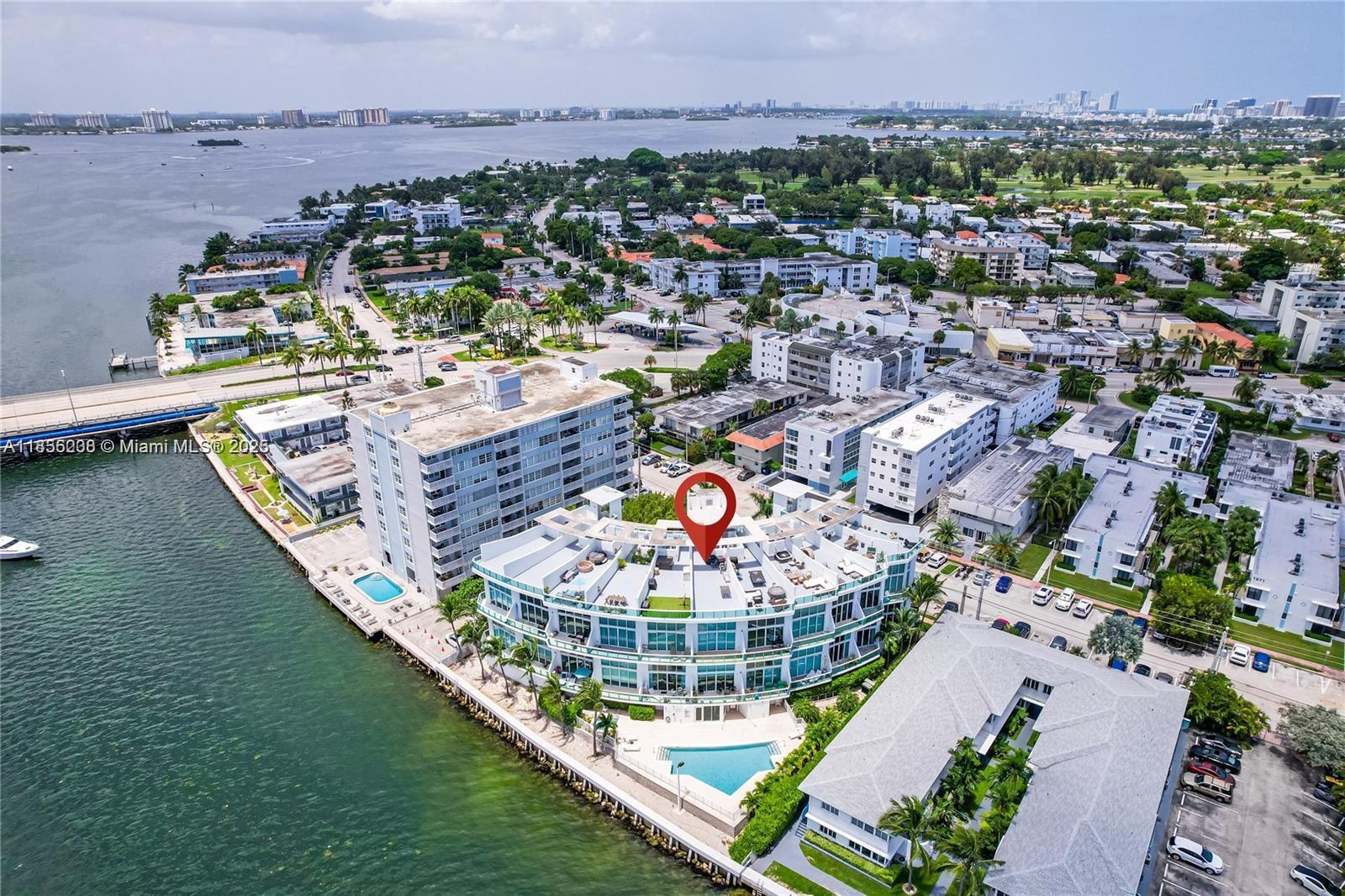 2000 Bay Dr #209