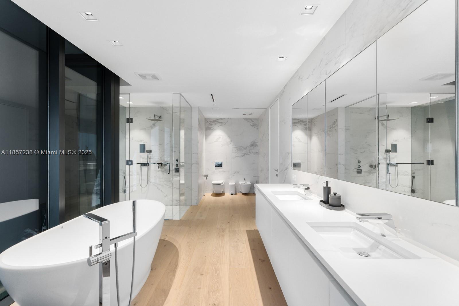 image One Thousand Museum Condo25