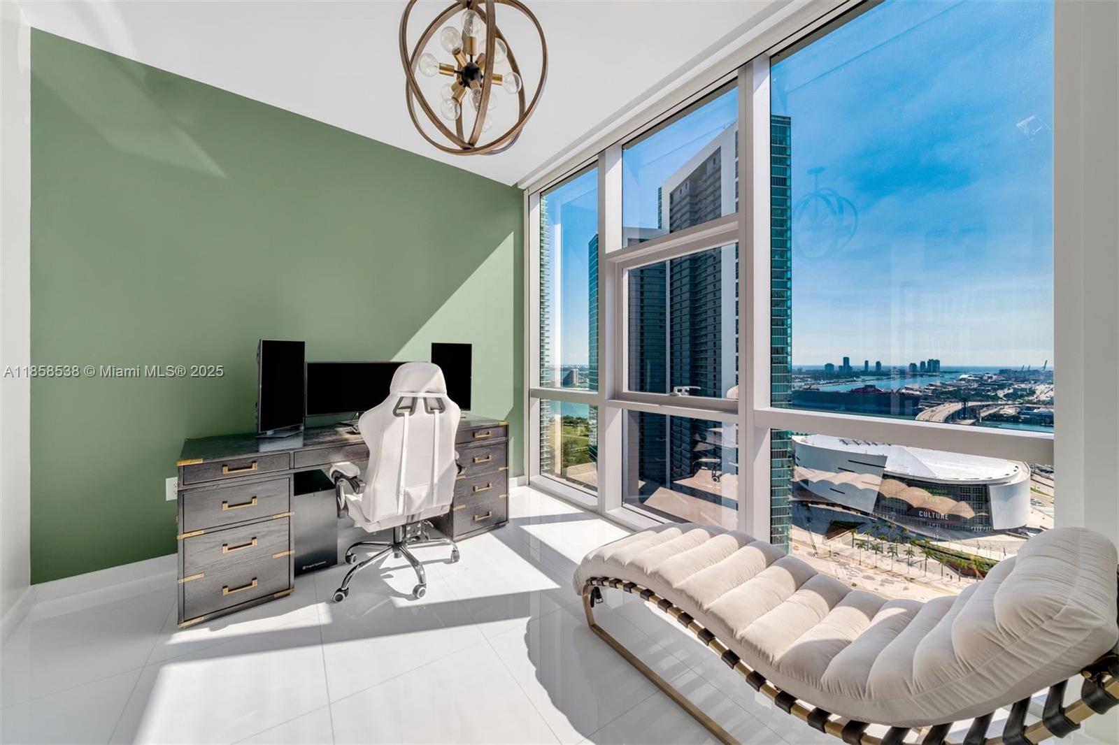 image Paramount Miami Worldcent14