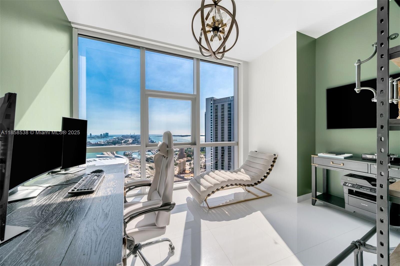image Paramount Miami Worldcent15