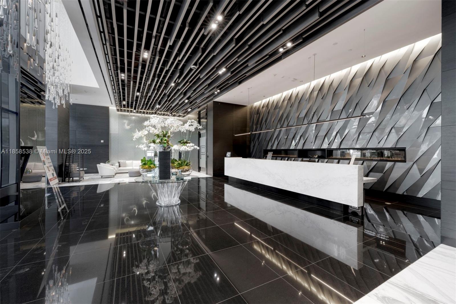 image Paramount Miami Worldcent31