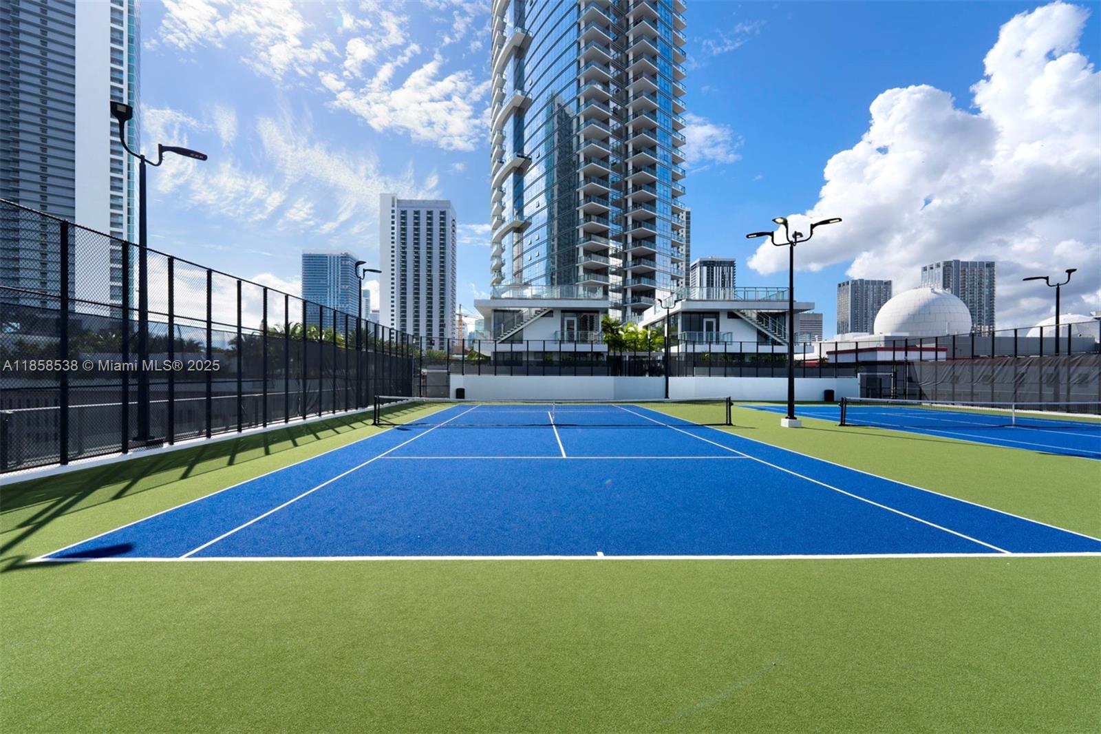 image Paramount Miami Worldcent41