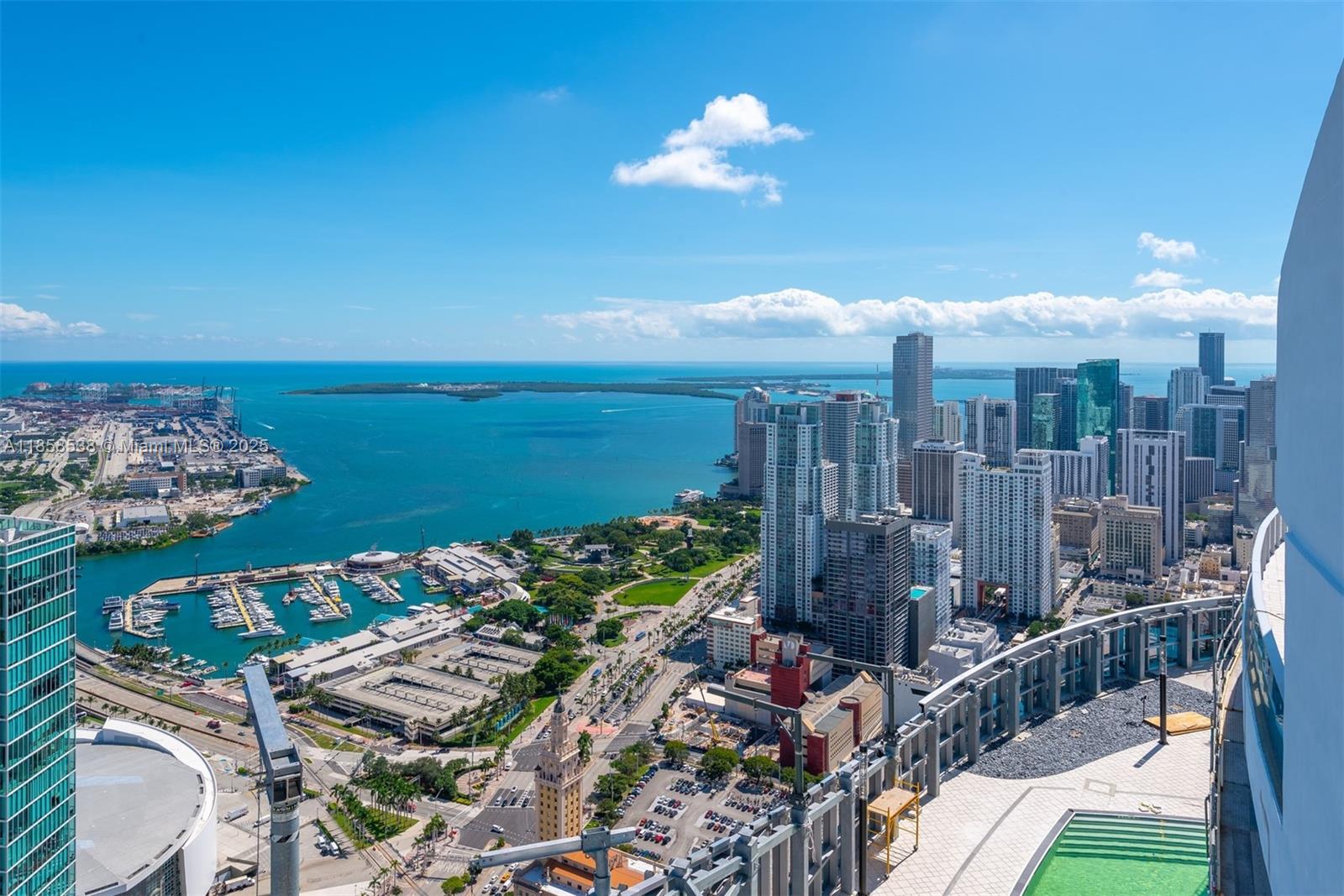 image Paramount Miami Worldcent54