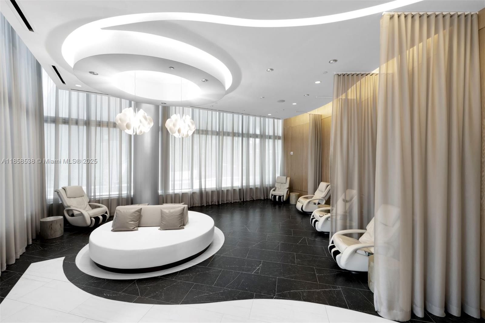 image Paramount Miami Worldcent60