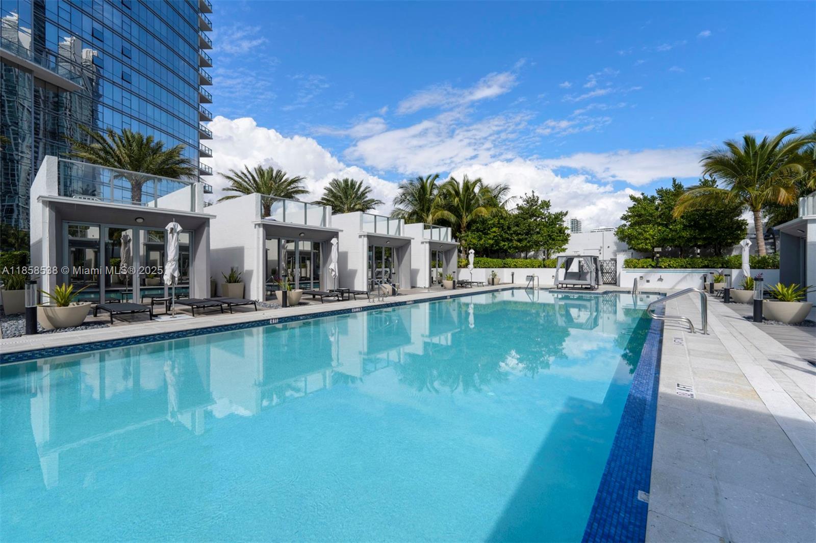 image Paramount Miami Worldcent79