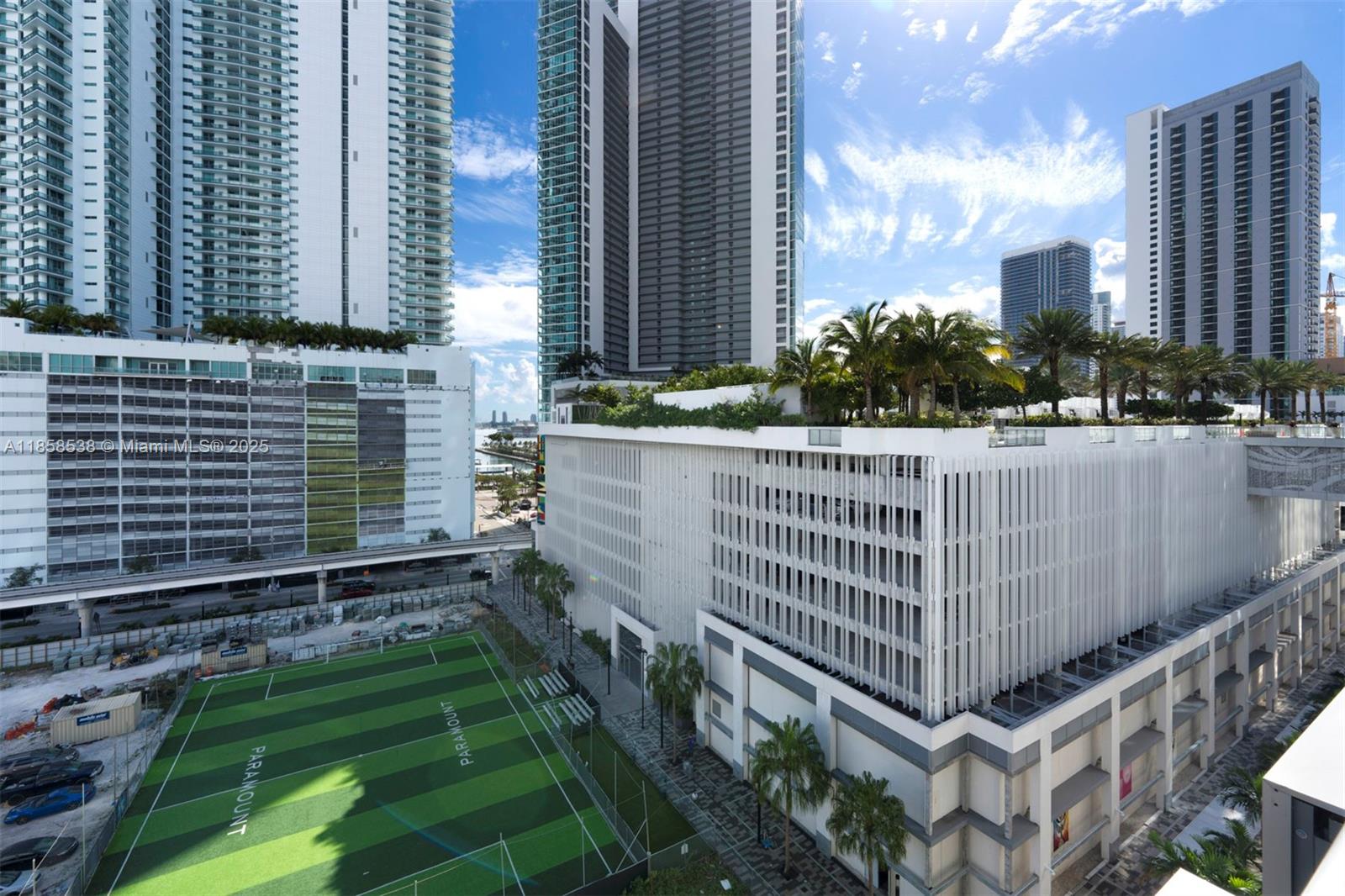 image Paramount Miami Worldcent83
