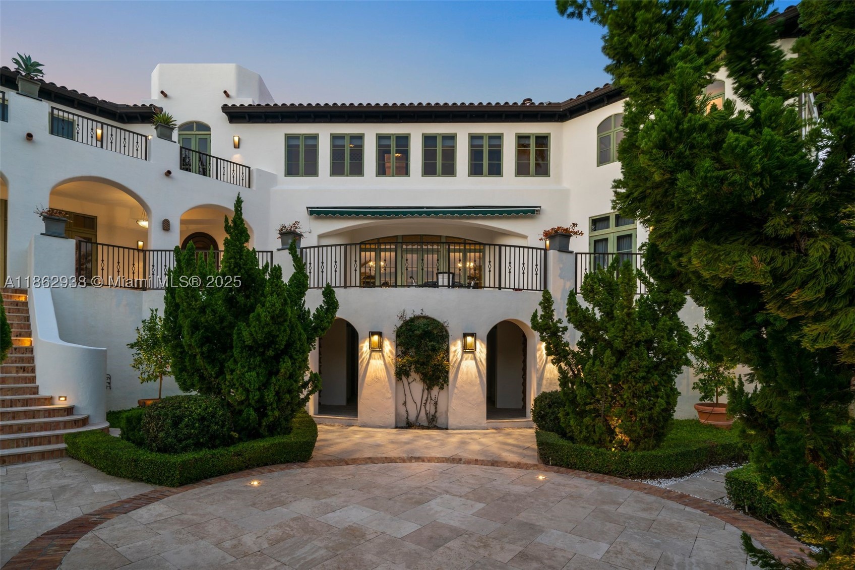 3305 S Moorings Way Miami, FL 33133