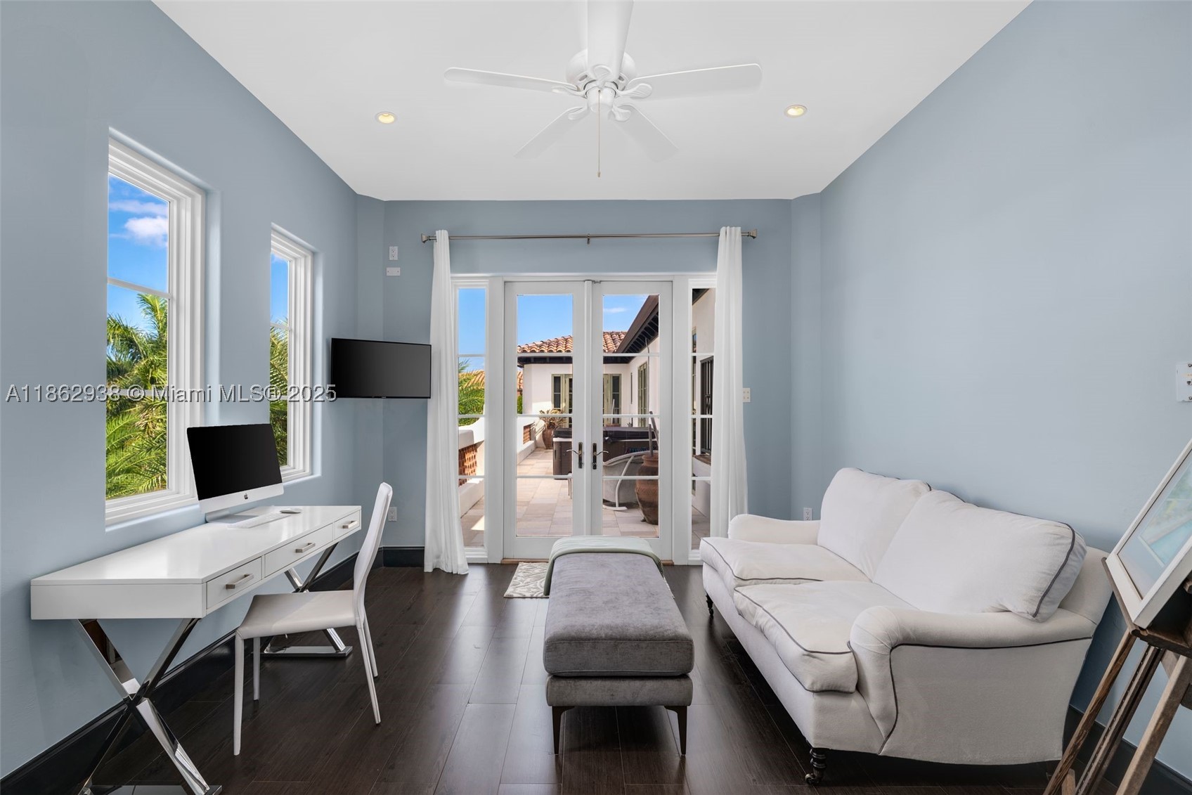 3305 S Moorings Way Miami, FL 33133