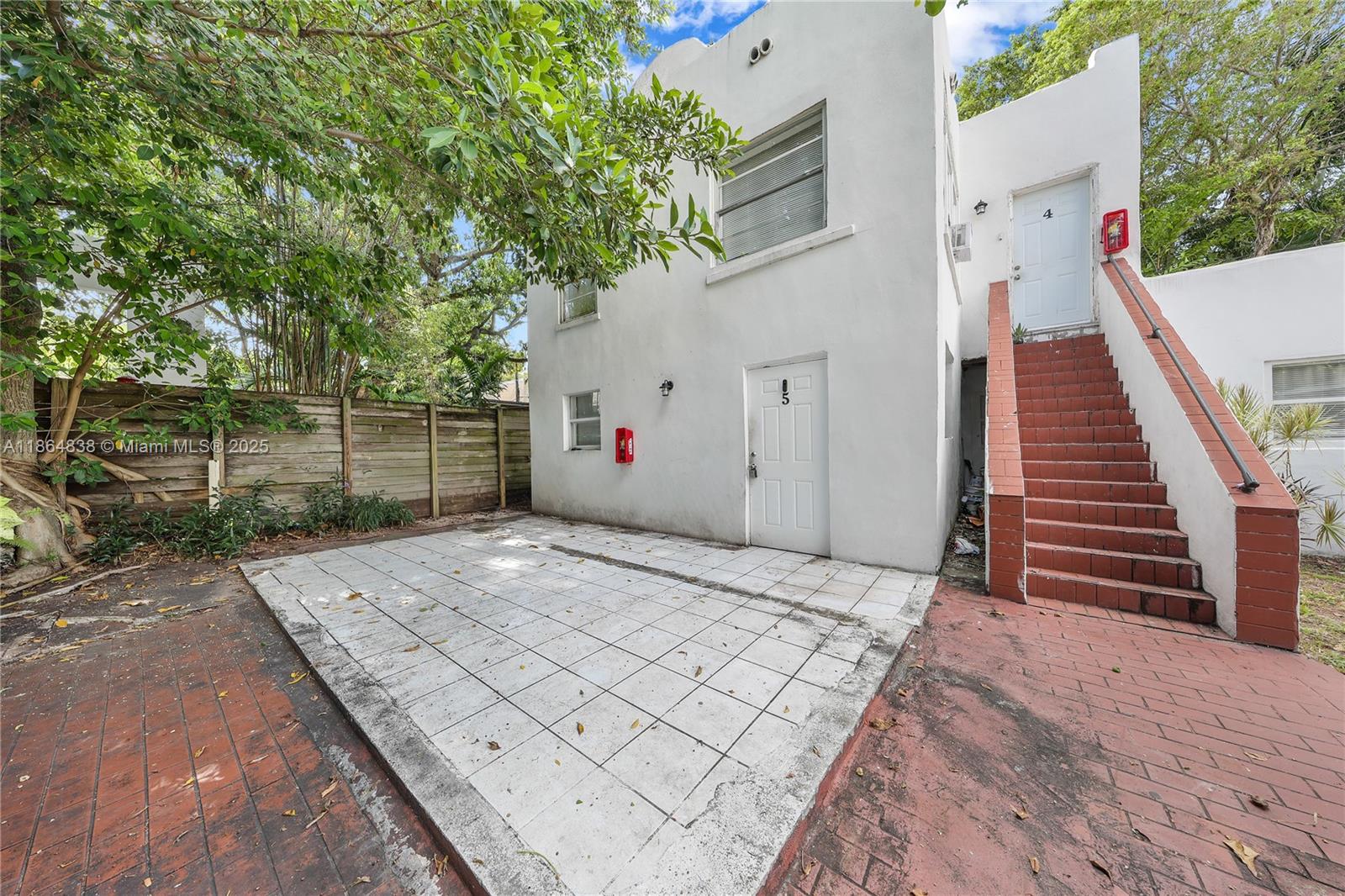 1924 SW 9th St Miami, FL 33135