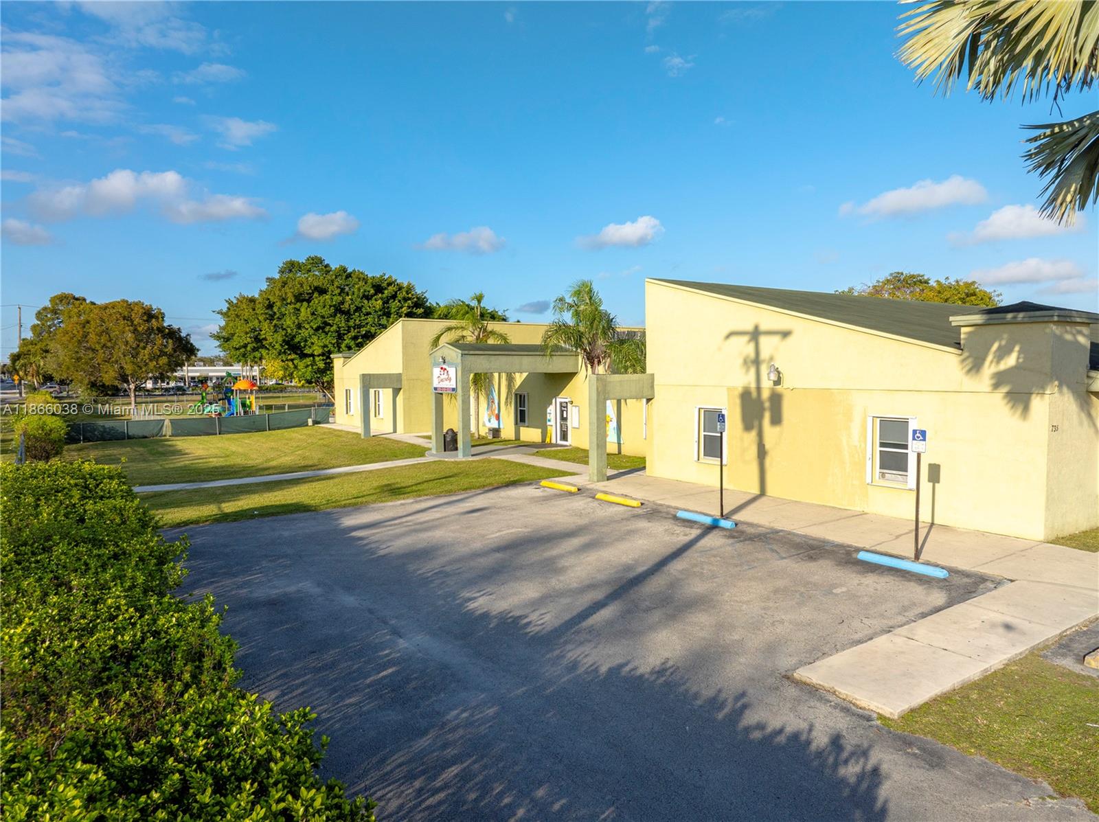 1200 NE 8th St Homestead, FL 33033