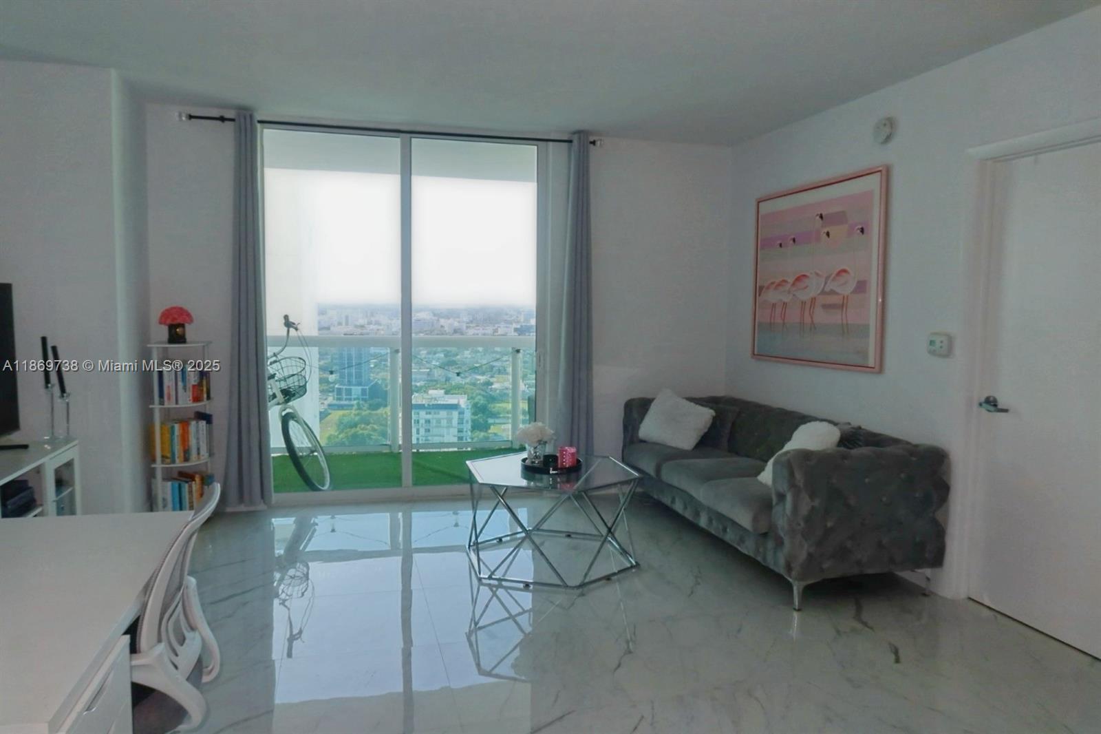 1800 N Bayshore Dr #3702