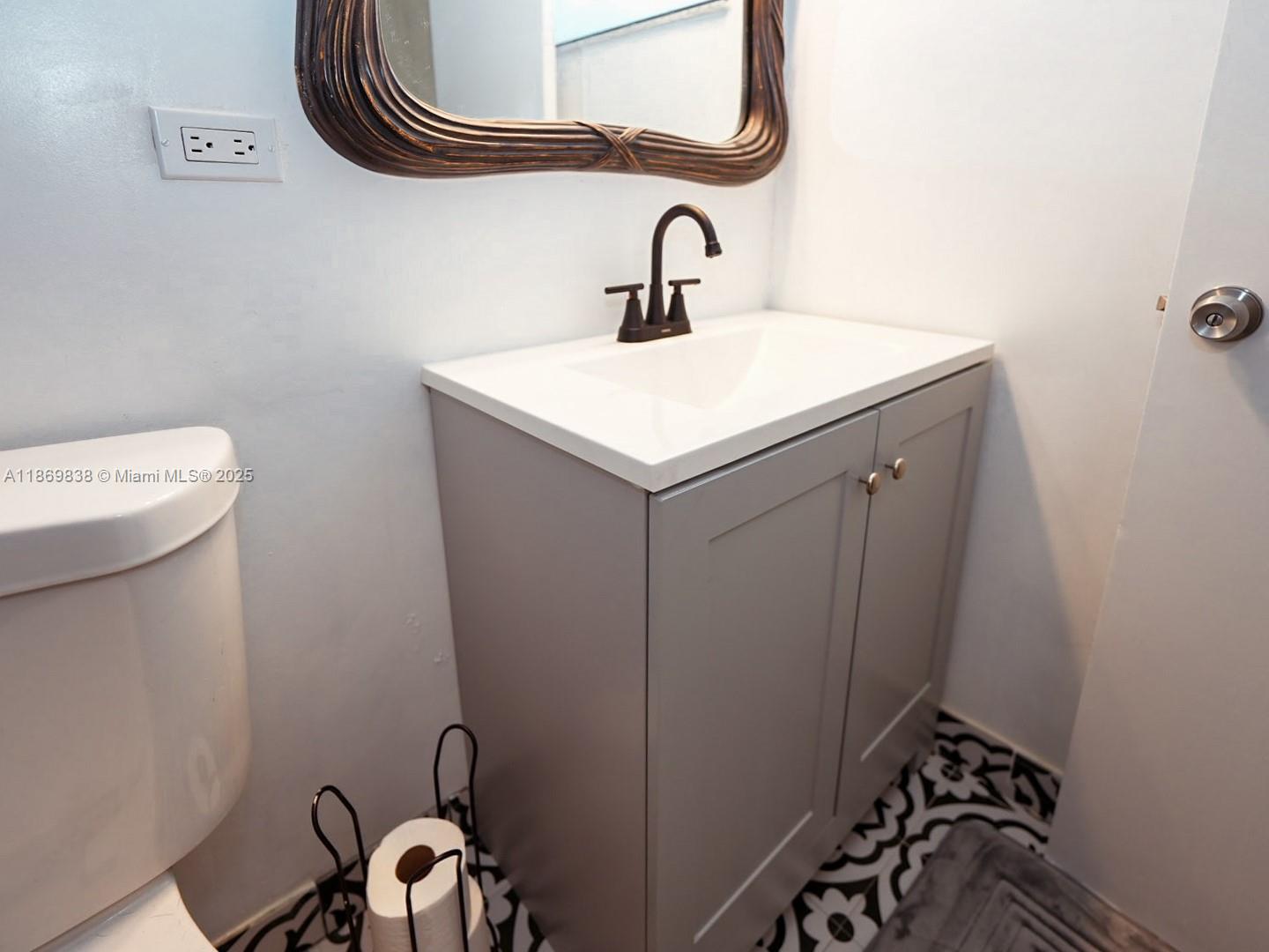 130 S Shore Dr #3C Miami Beach, FL 33141