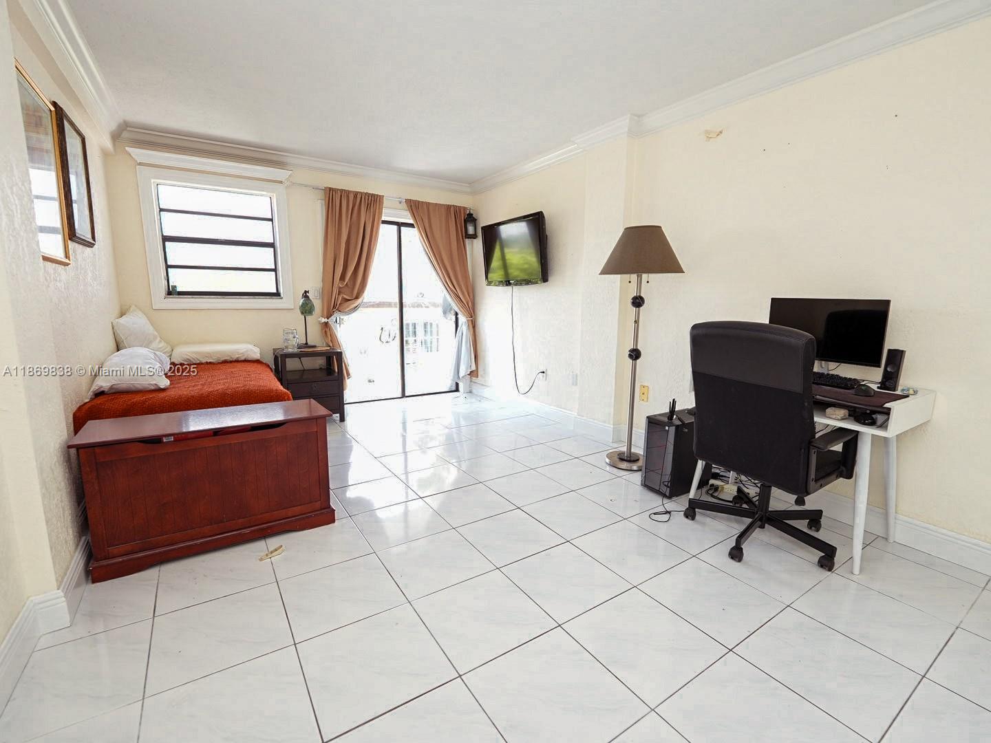 130 S Shore Dr #3C Miami Beach, FL 33141