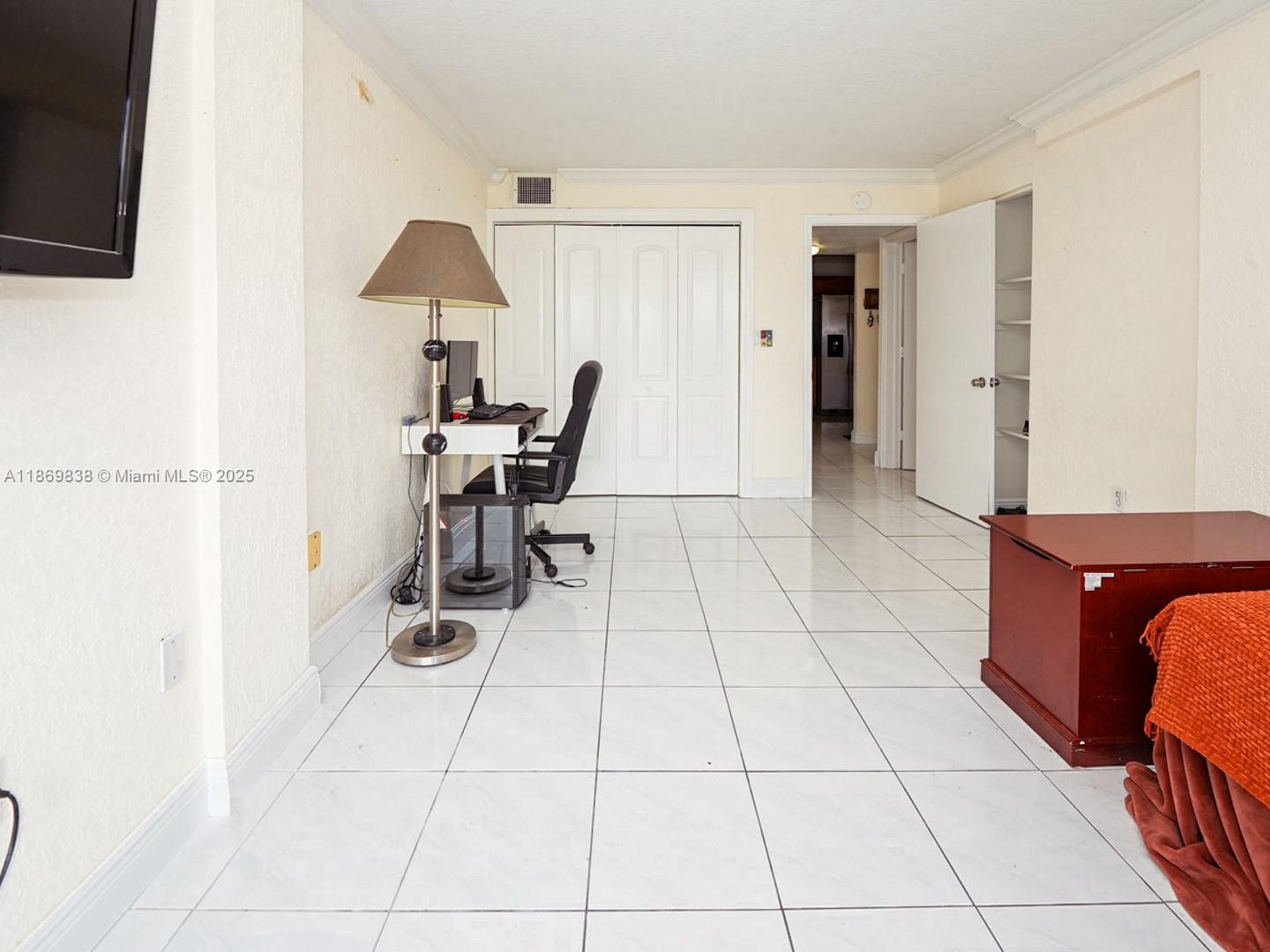 130 S Shore Dr #3C Miami Beach, FL 33141