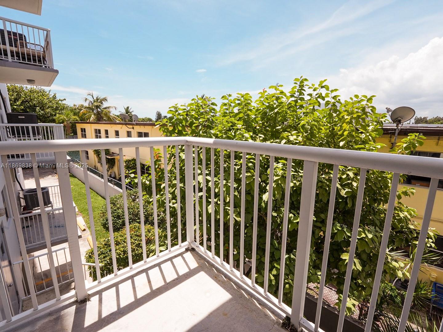 130 S Shore Dr #3C Miami Beach, FL 33141