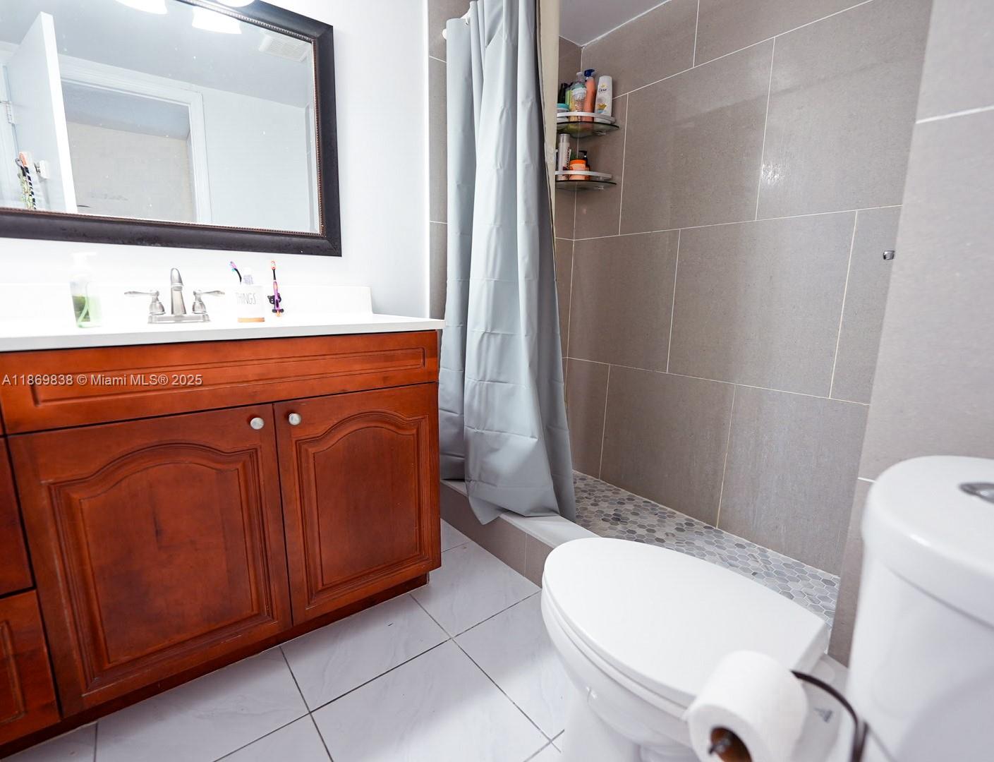 130 S Shore Dr #3C Miami Beach, FL 33141