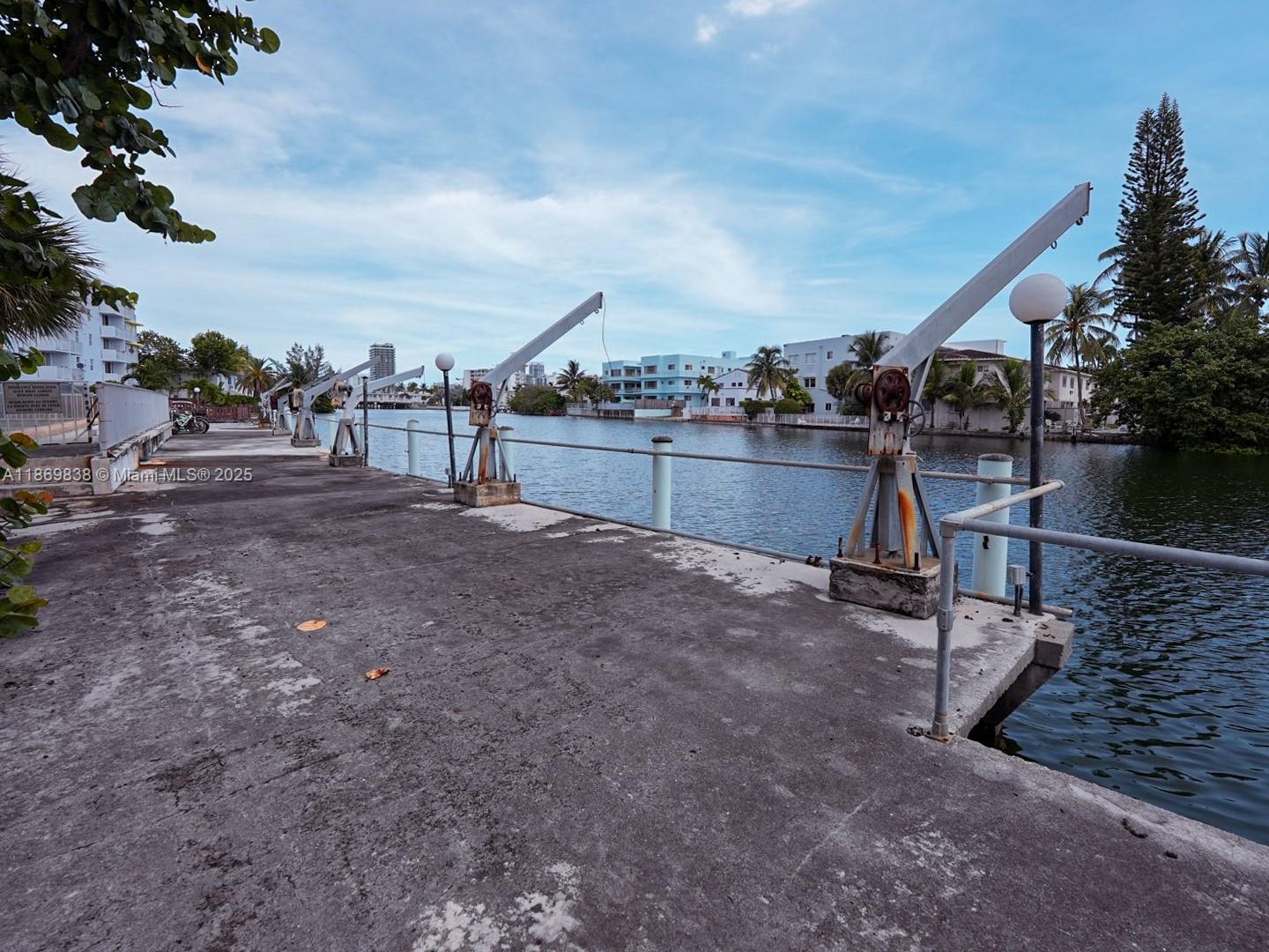 130 S Shore Dr #3C Miami Beach, FL 33141