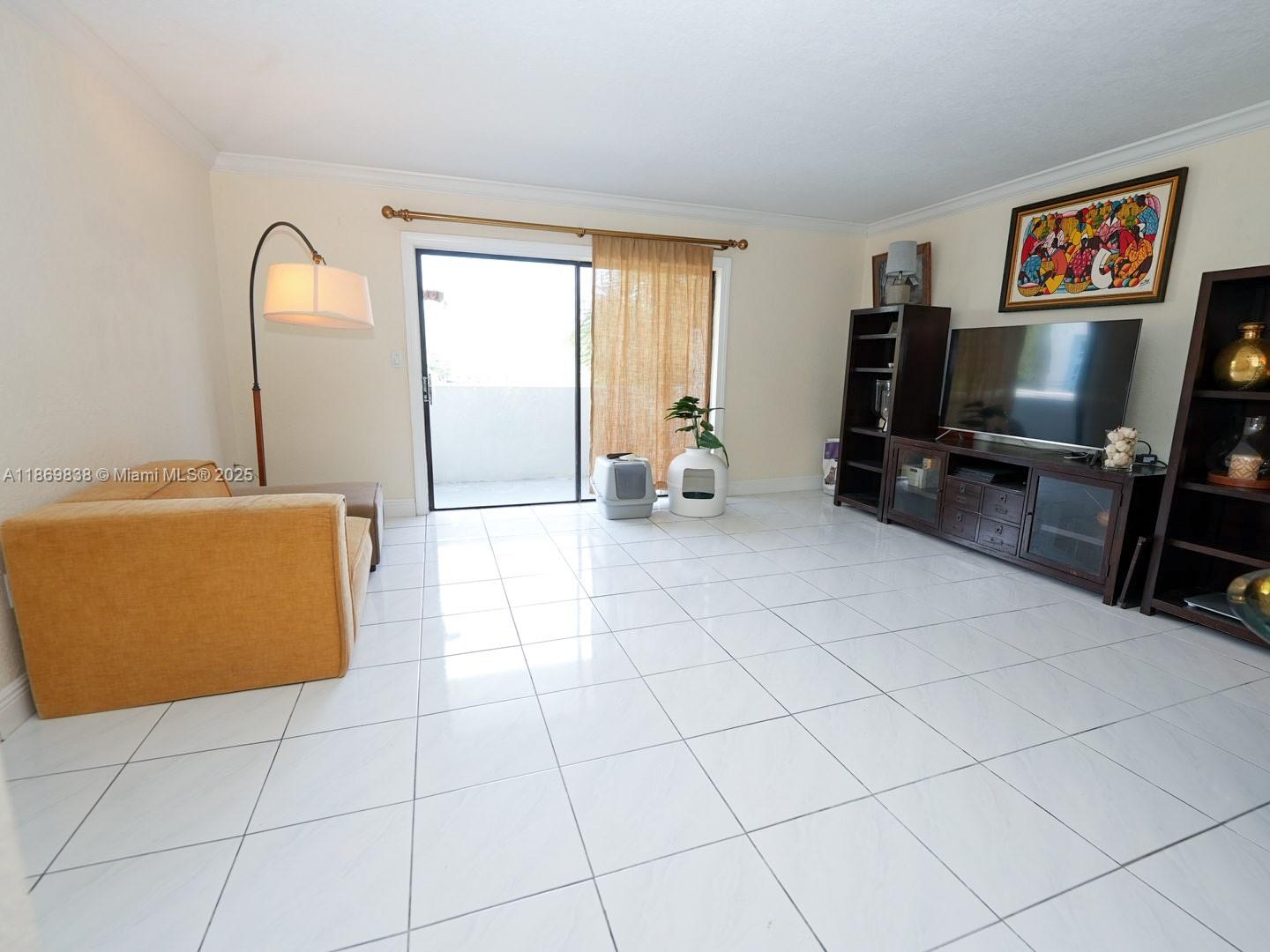 130 S Shore Dr #3C Miami Beach, FL 33141