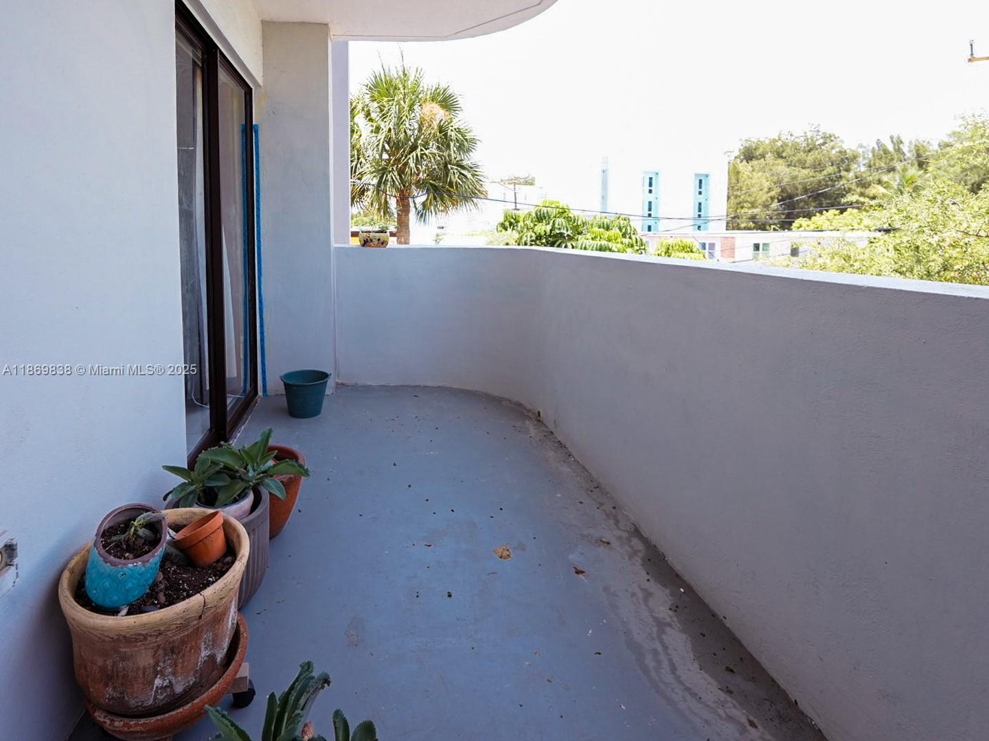 130 S Shore Dr #3C Miami Beach, FL 33141