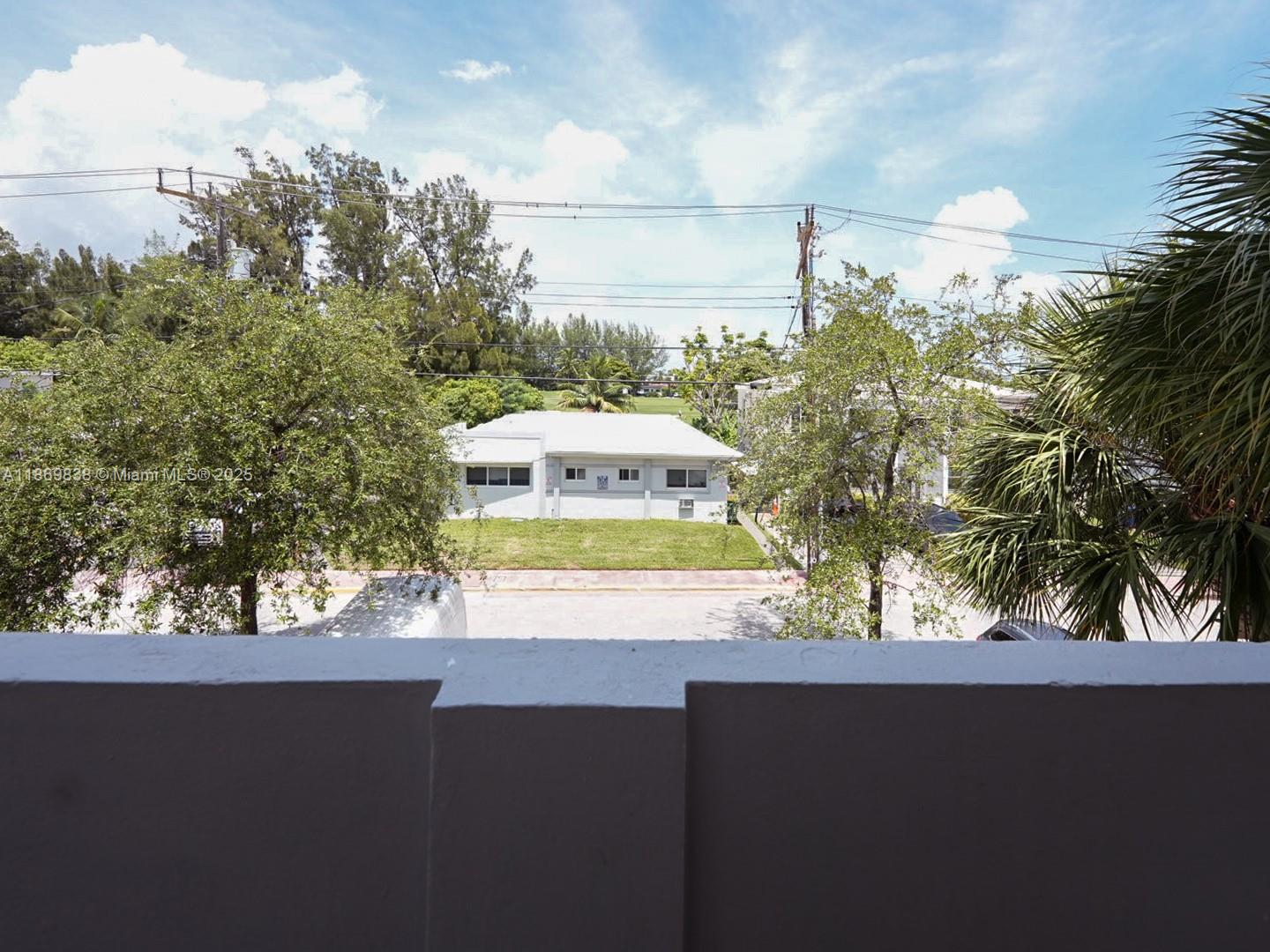 130 S Shore Dr #3C Miami Beach, FL 33141