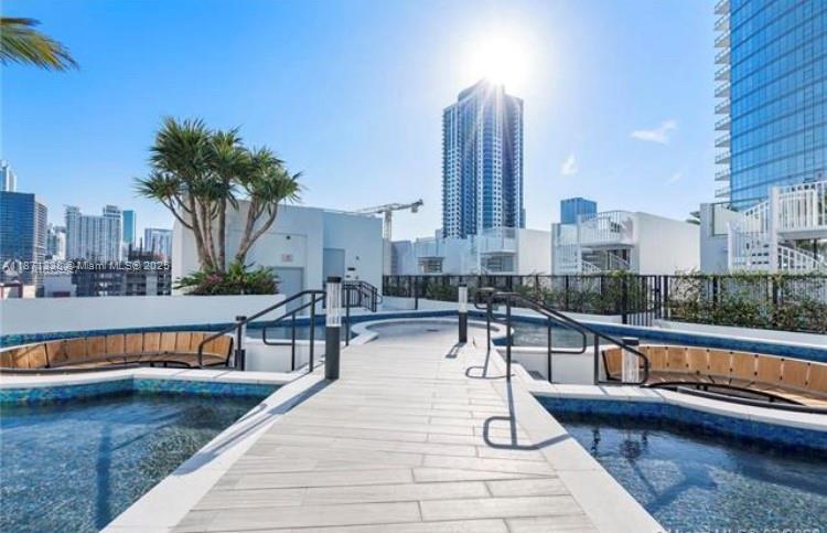 image Paramount Miami25