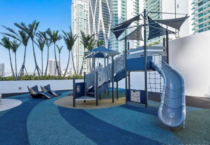 image Paramount Miami46