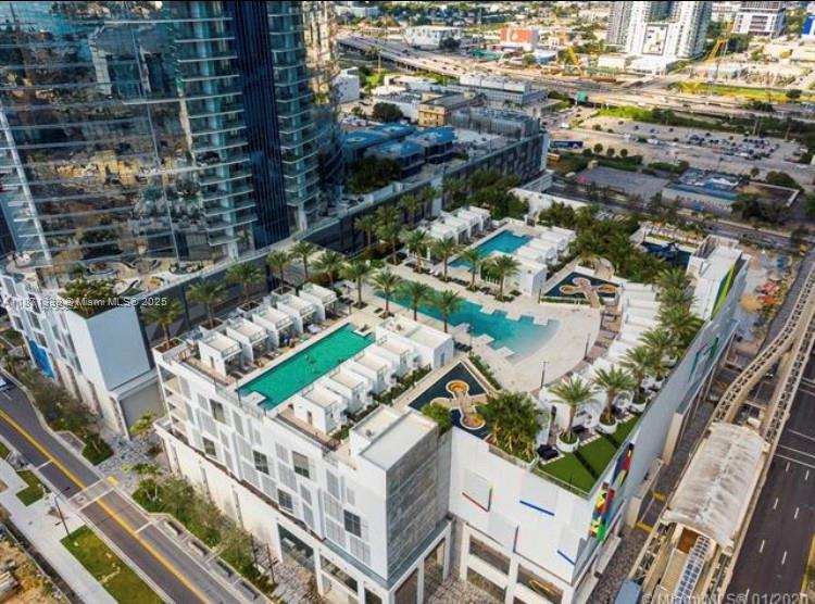 image Paramount Miami47