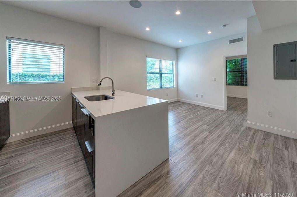 473 Mendoza Ave #1