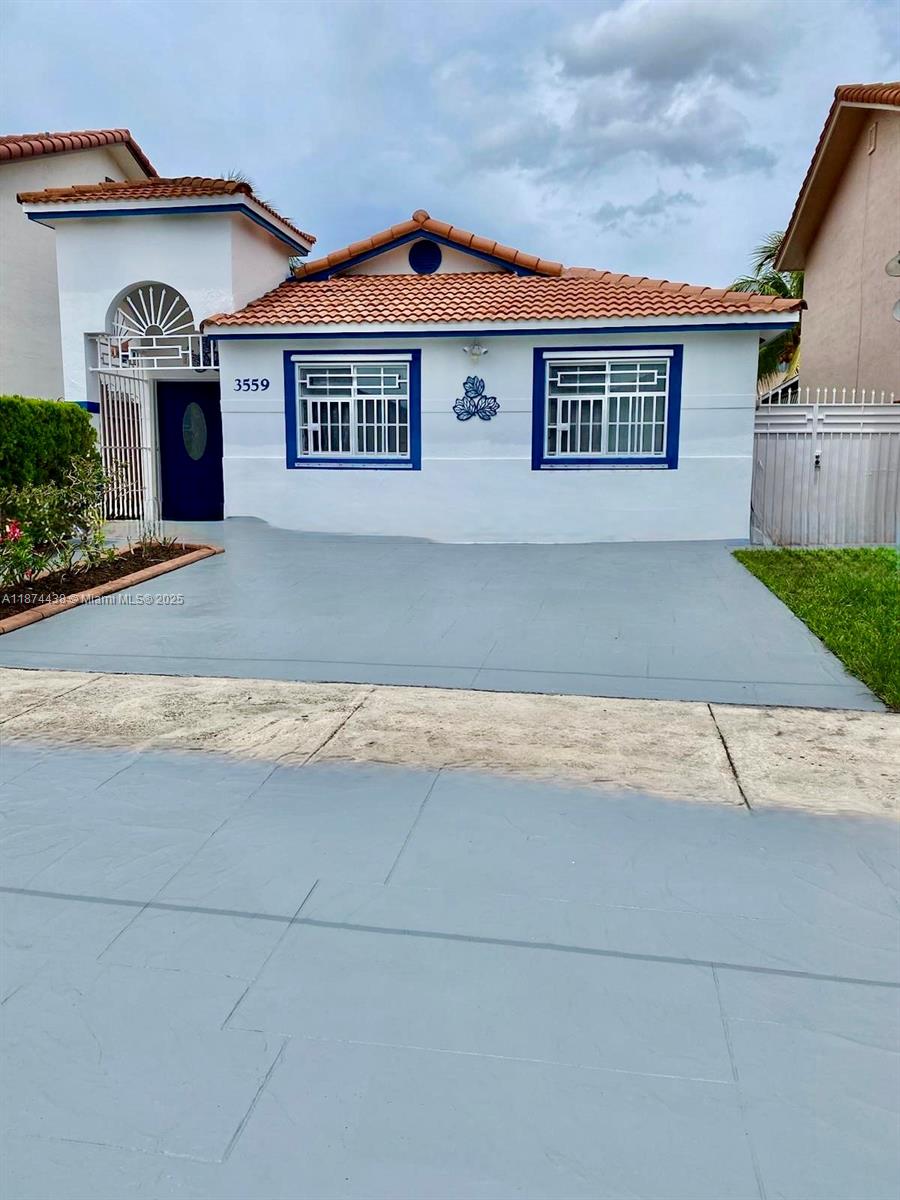 3559 W 71st Ter