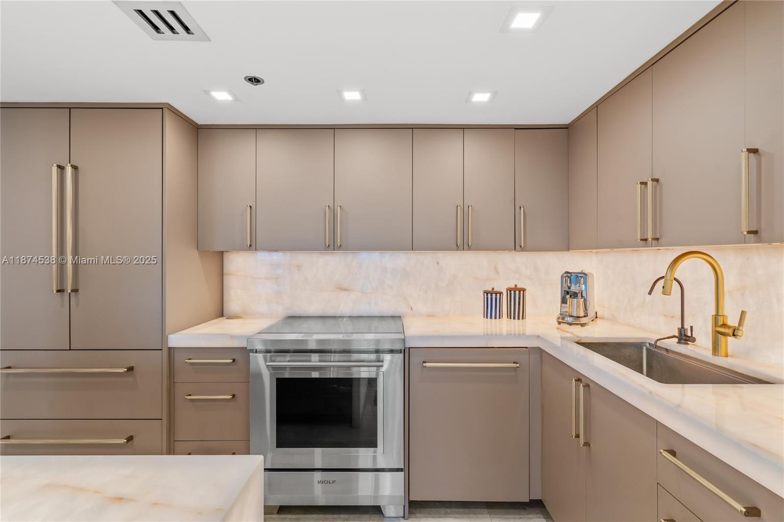 image Atlantis On Brickell Cond8