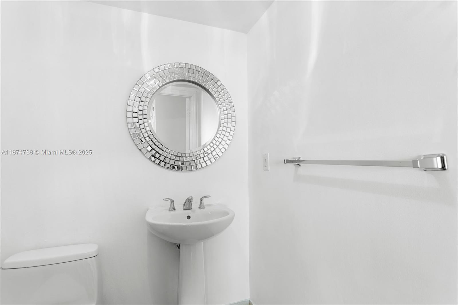 image La Perla Condo12