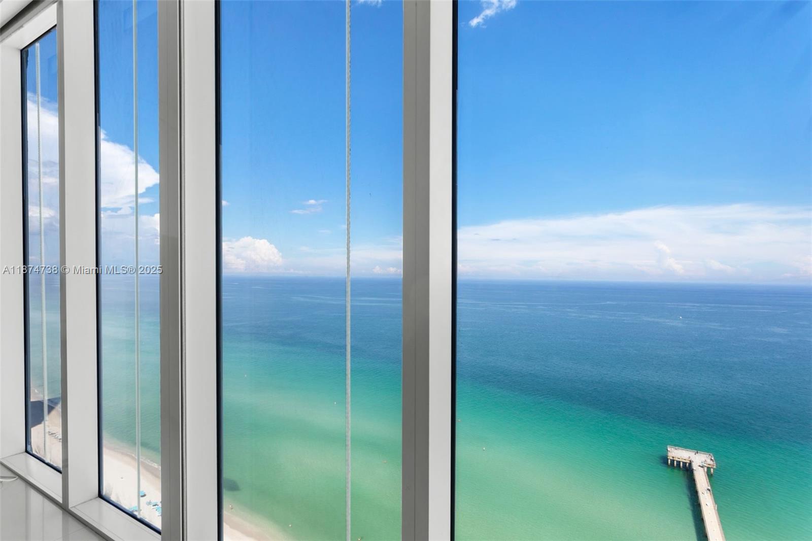 image La Perla Condo7