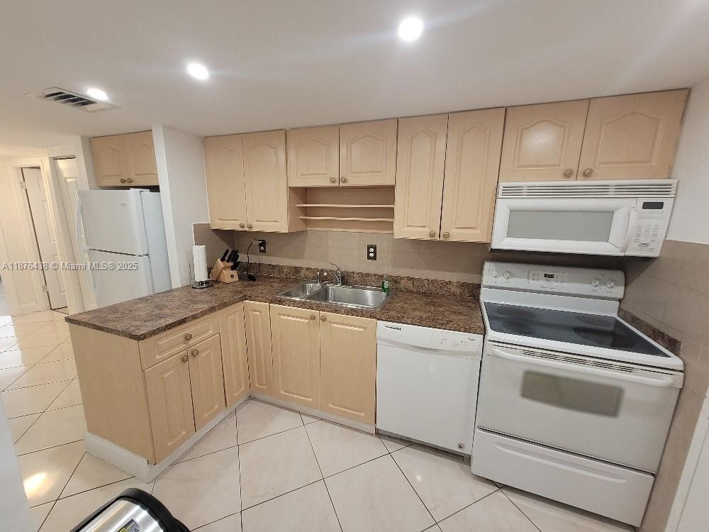 18081 Biscayne Blvd #1102