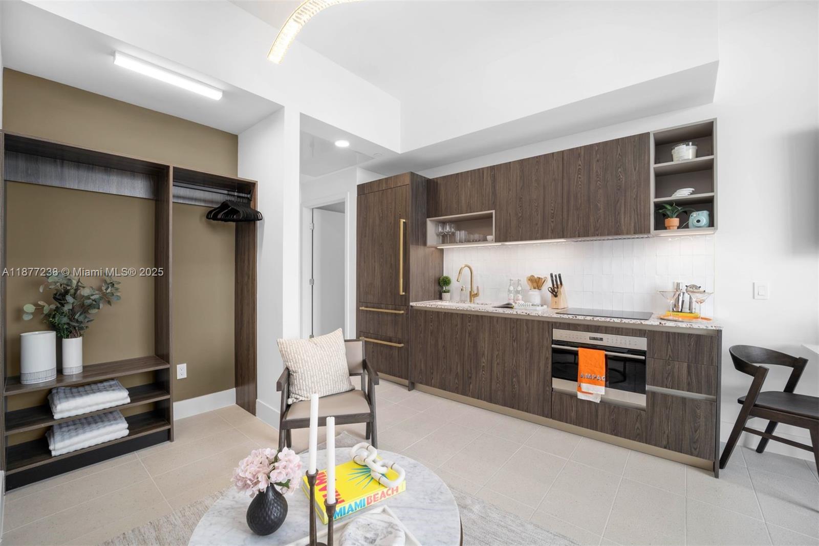 image Natiivo / Gale Residences2