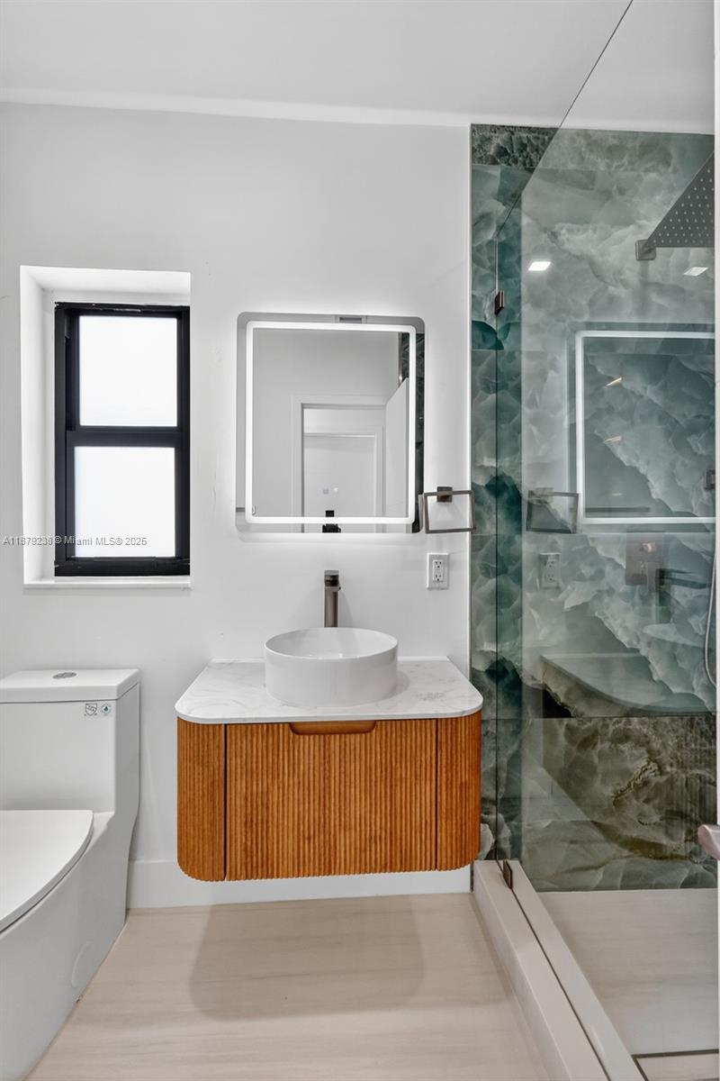 240 NW 146th St Miami, FL 33168