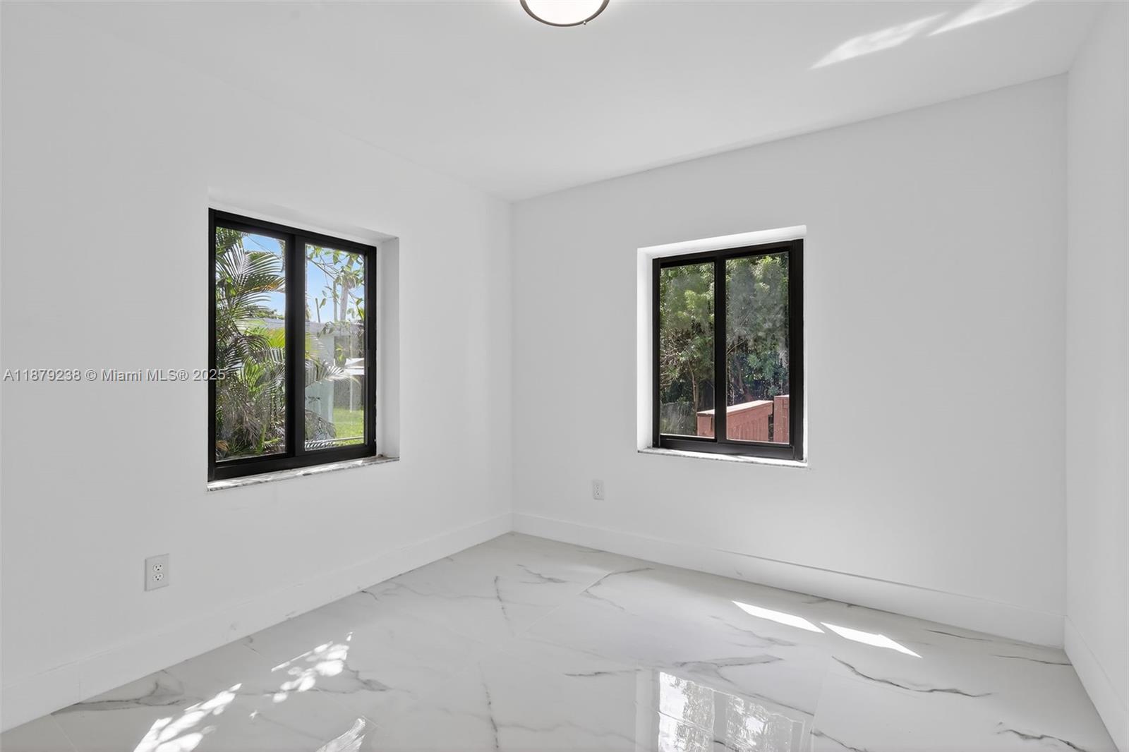 240 NW 146th St Miami, FL 33168