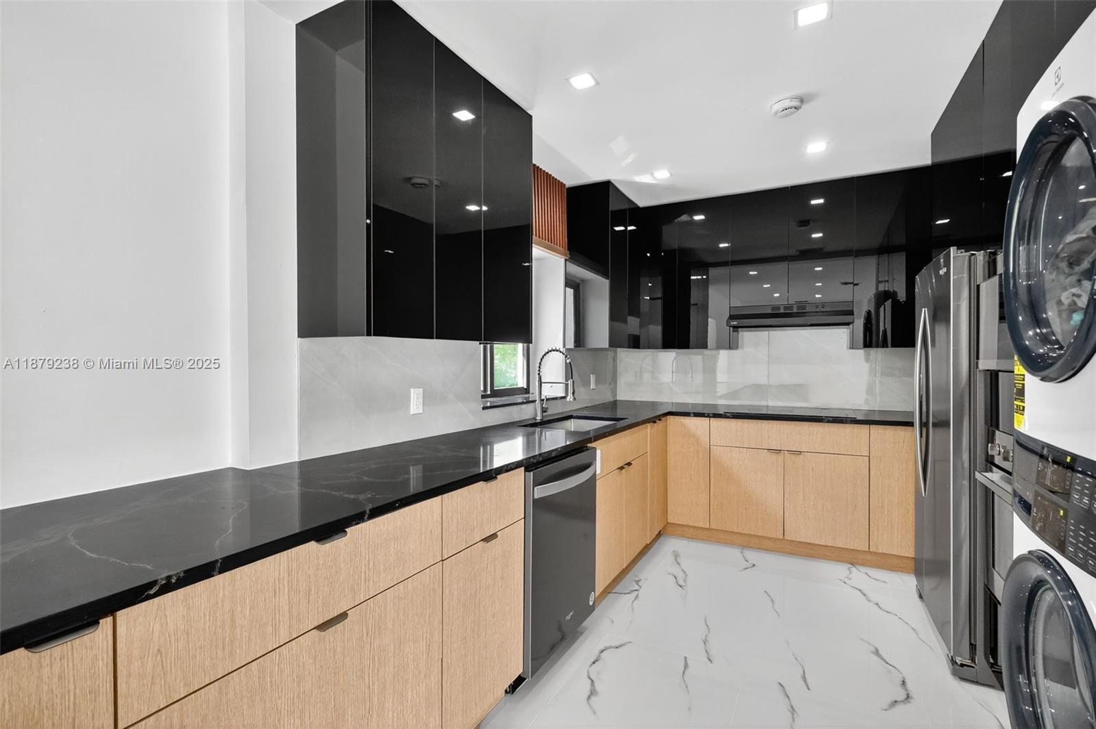 240 NW 146th St Miami, FL 33168