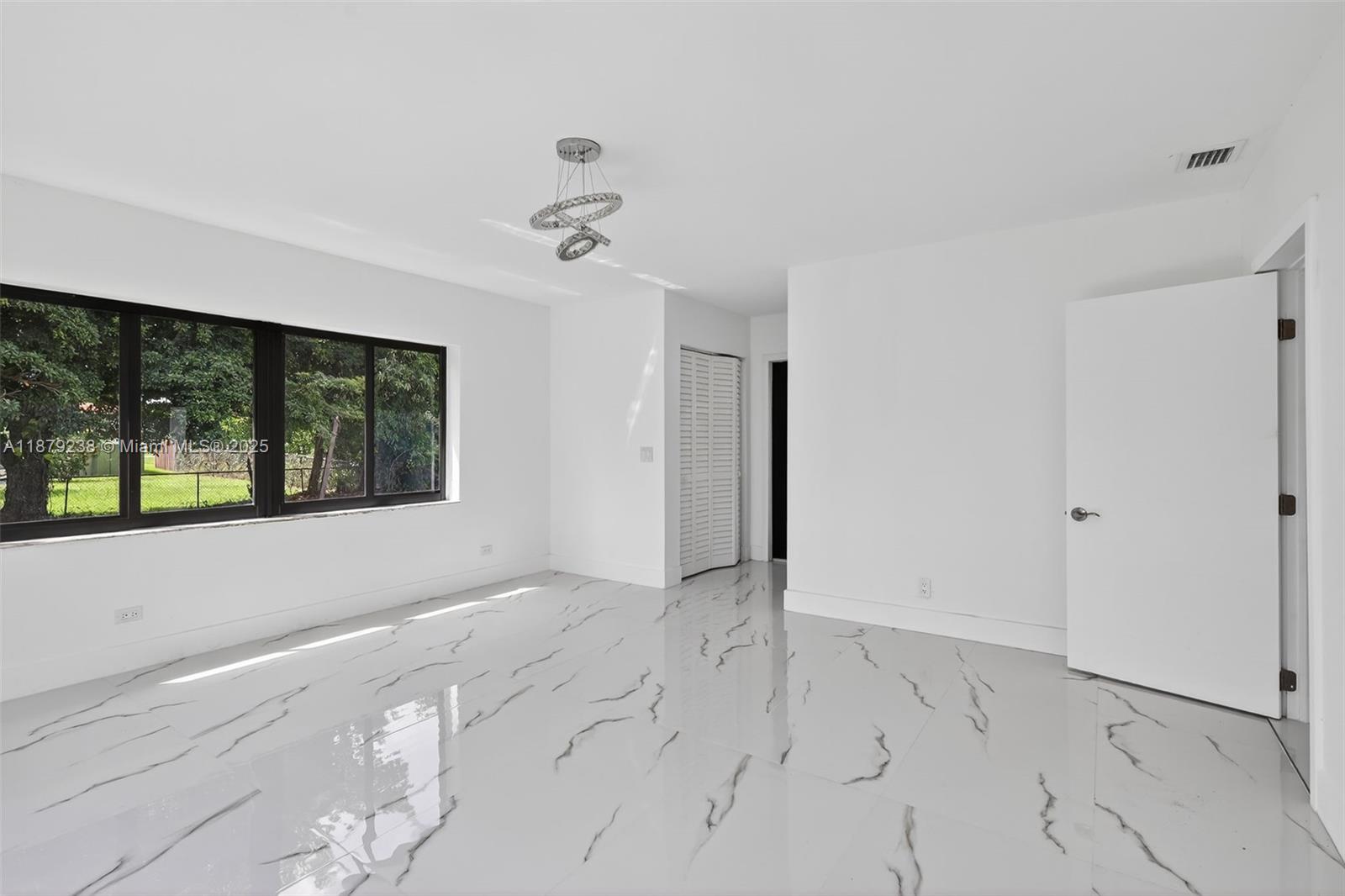 240 NW 146th St Miami, FL 33168