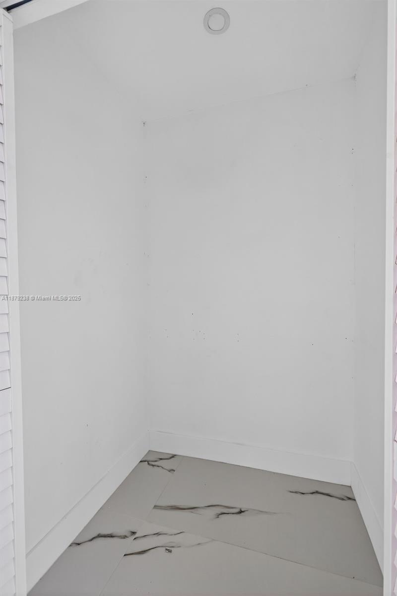 240 NW 146th St Miami, FL 33168