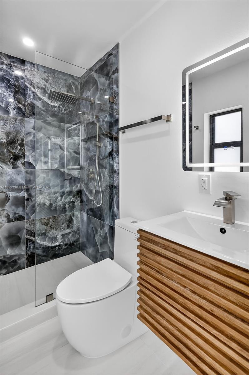 240 NW 146th St Miami, FL 33168