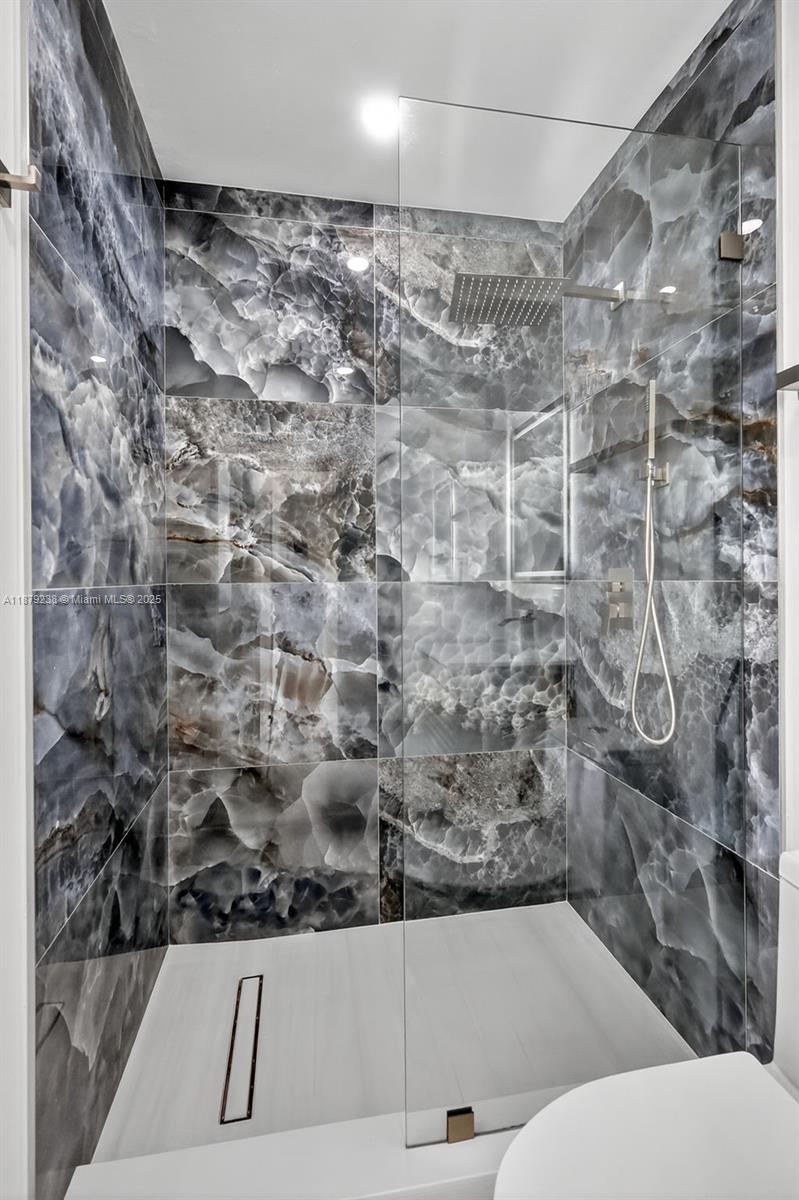 240 NW 146th St Miami, FL 33168