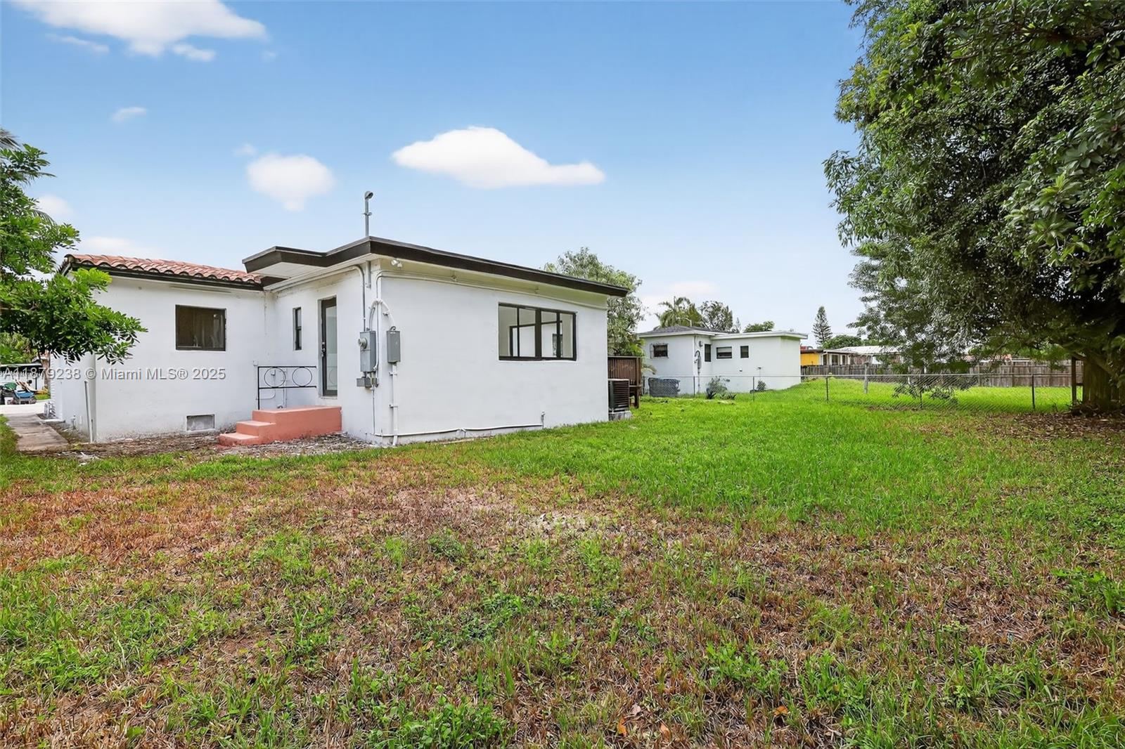 240 NW 146th St Miami, FL 33168